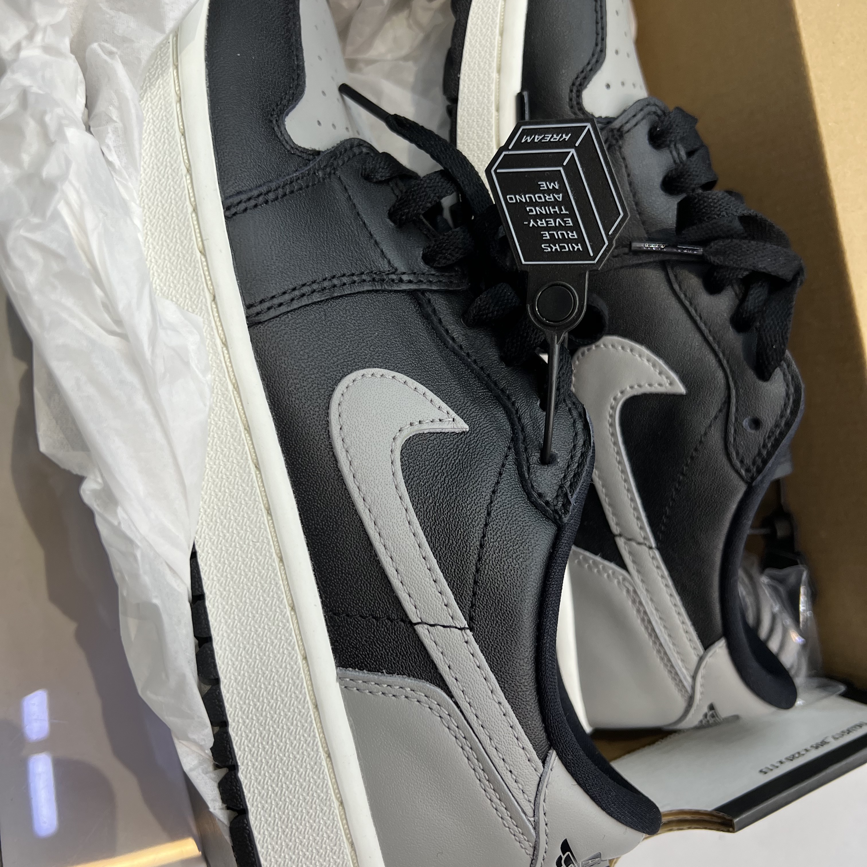 Jordan 1 Low Golf Shadow 착용 스타일 - 1