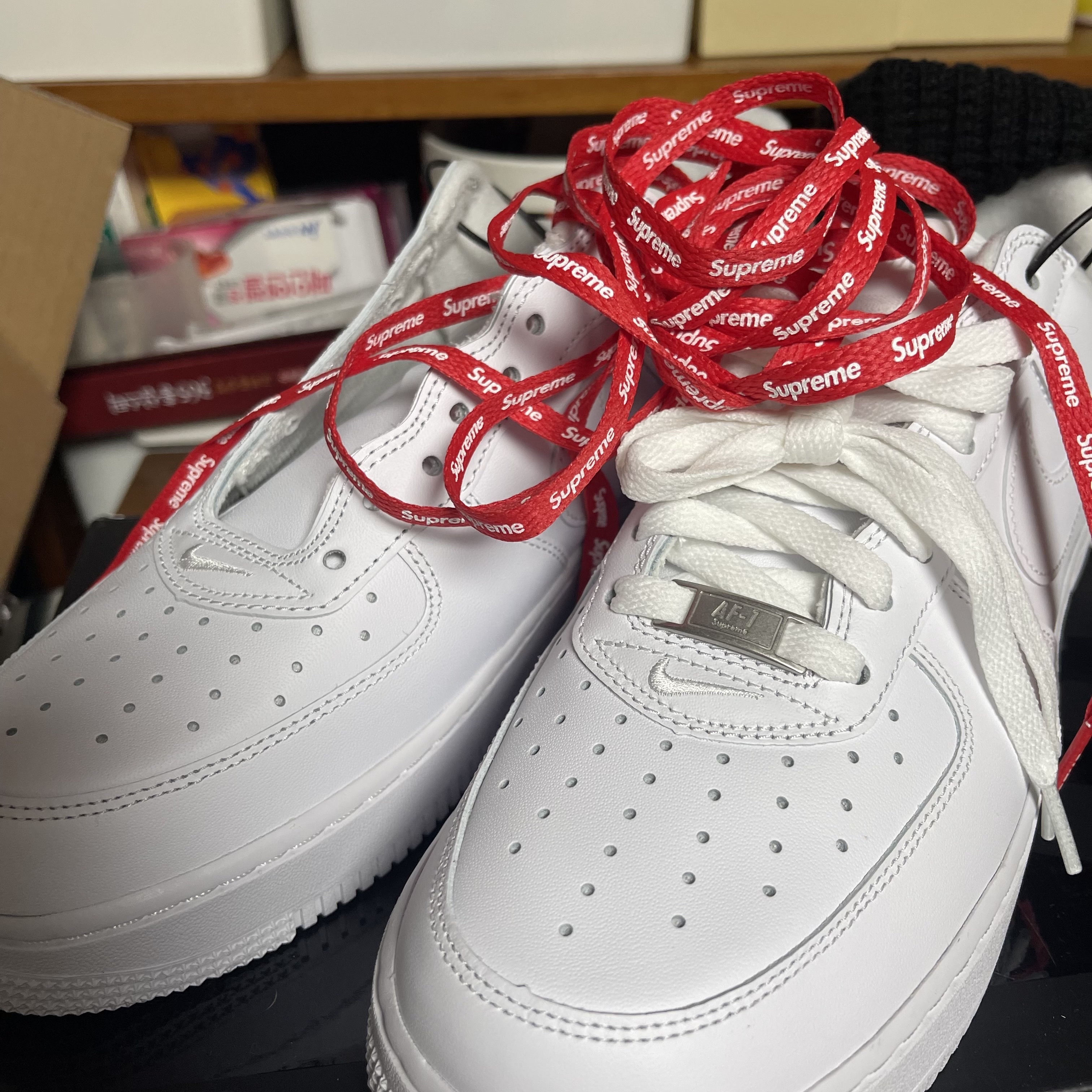 Nike x Supreme Air Force 1 Low White 착용 스타일 - 2