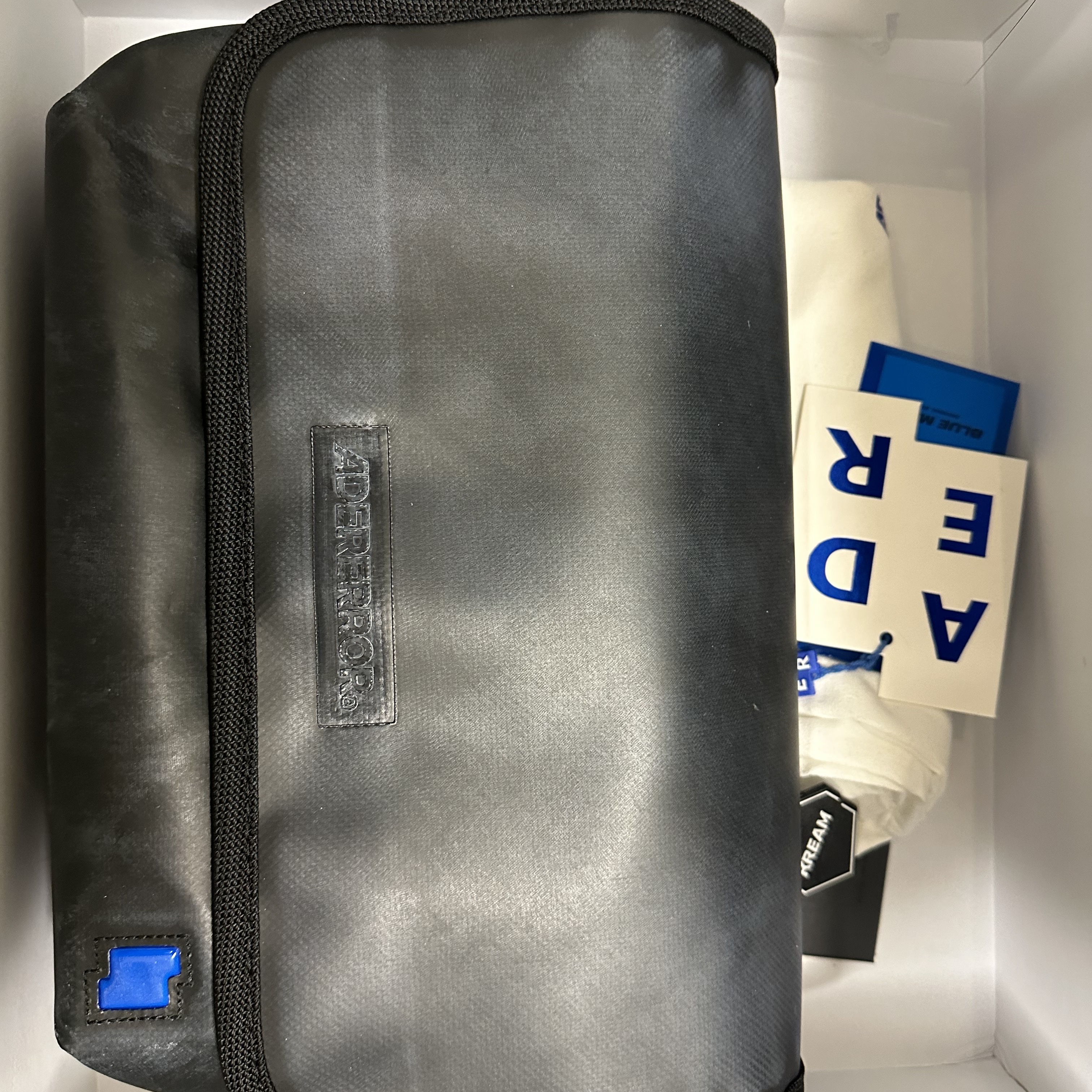Ader Error Small Trace Esty Messanger Bag Noir 착용 스타일