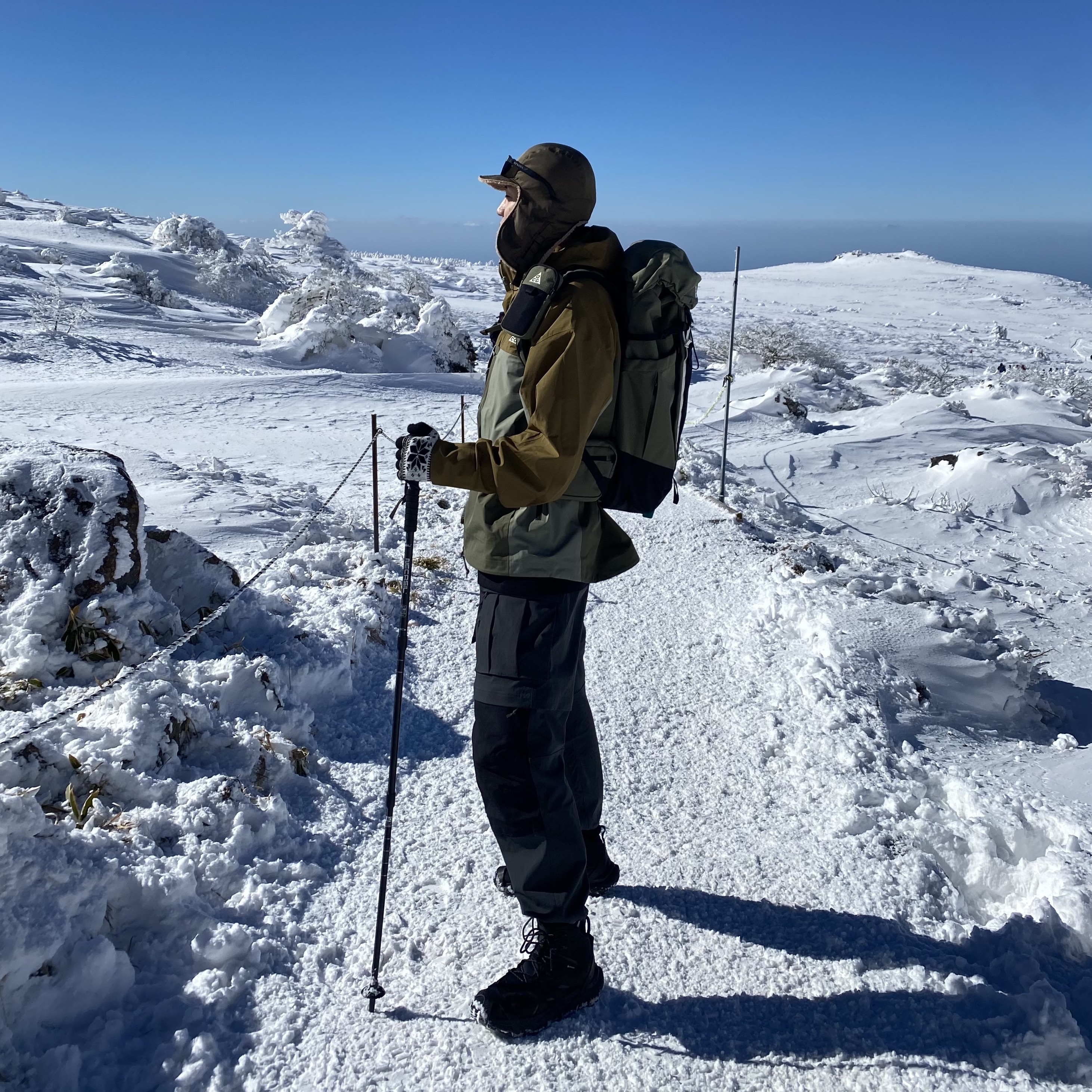 Hoka Anacapa Mid Gore-Tex Black, Nike ACG Smith Summit Cargo Pants Dark Smoke Grey - US/EU 착용 스타일 - 1