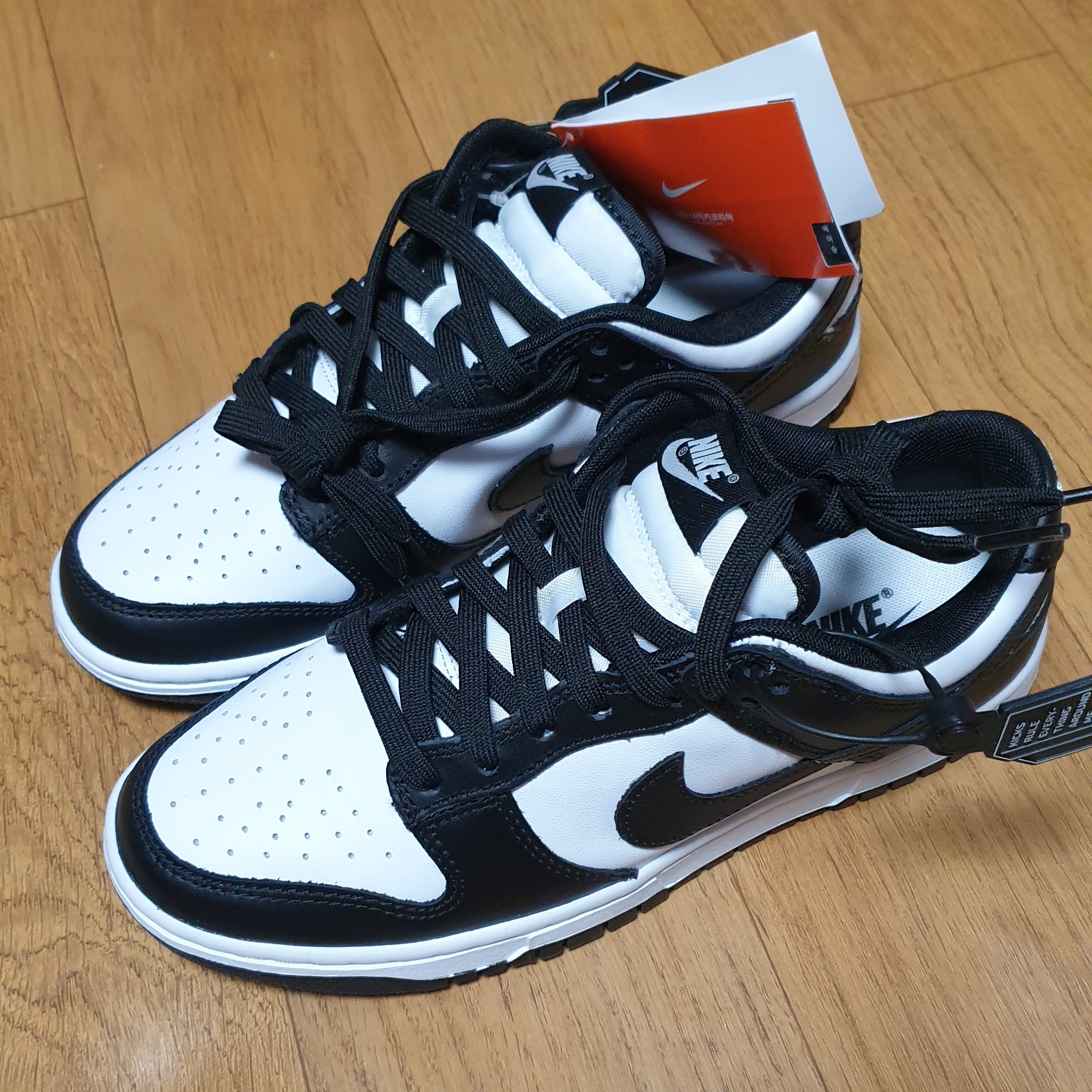 Nike Dunk Low Retro Black 착용 스타일