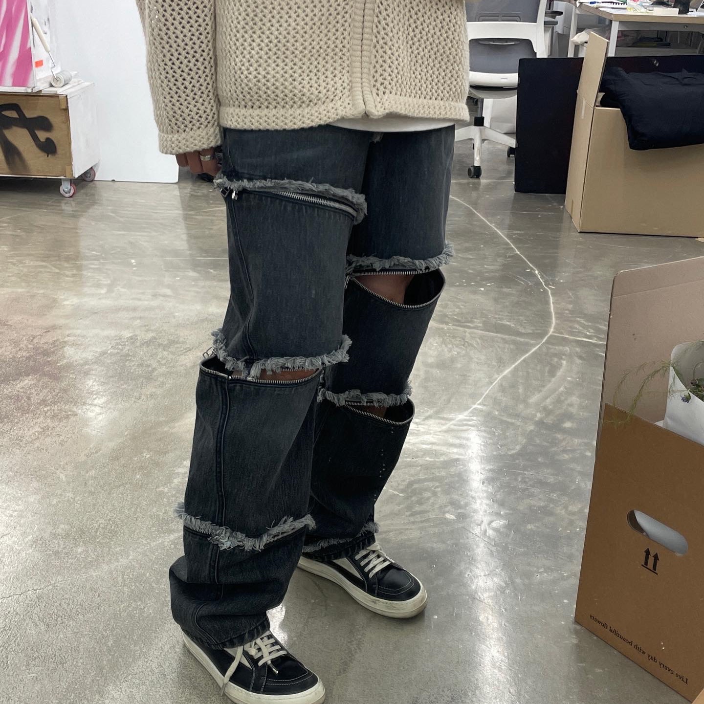 The Museum Visitor Zipper Jean Black - 22FW 착용 스타일