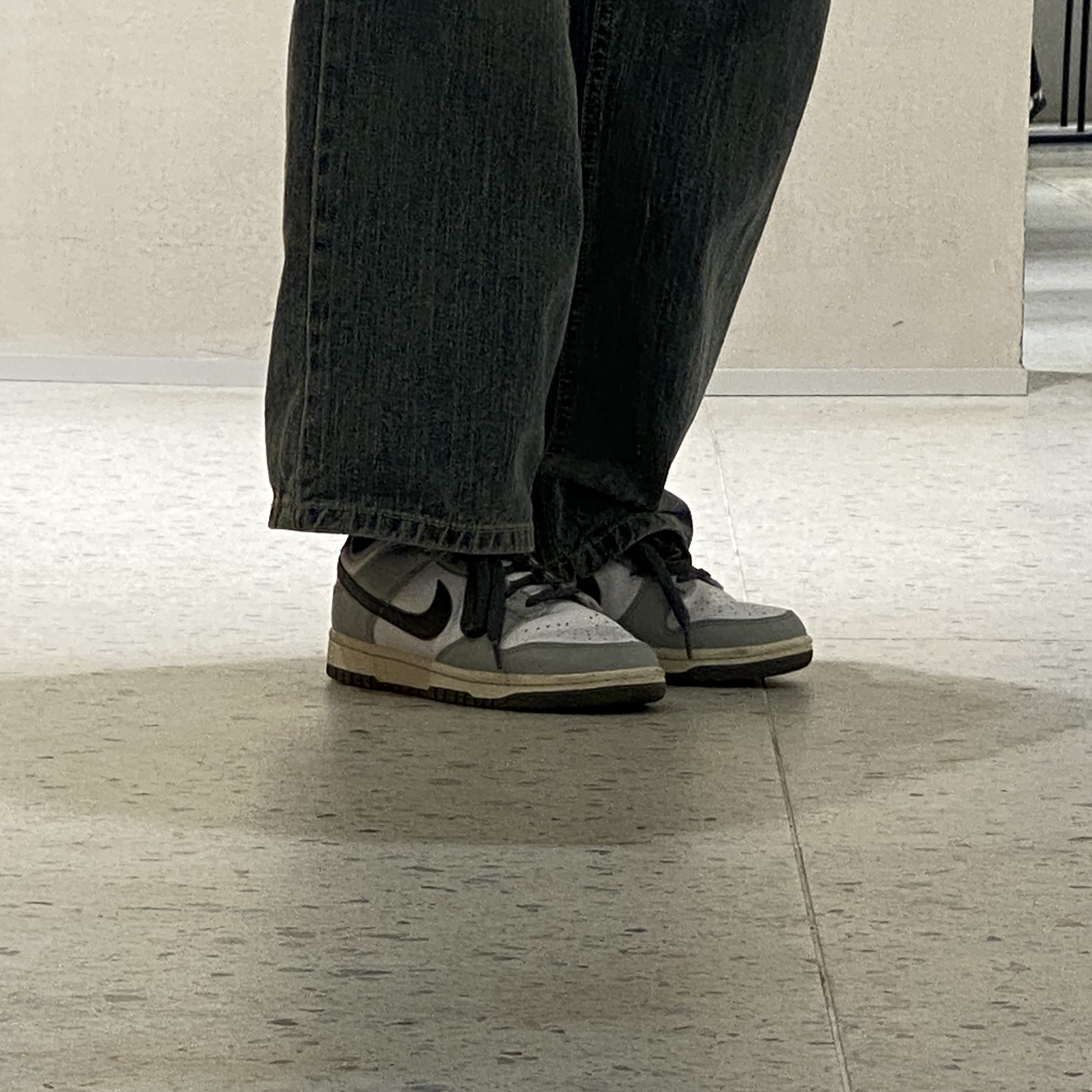 (W) Nike Dunk Low Light Smoke Grey 착용 스타일 - 2