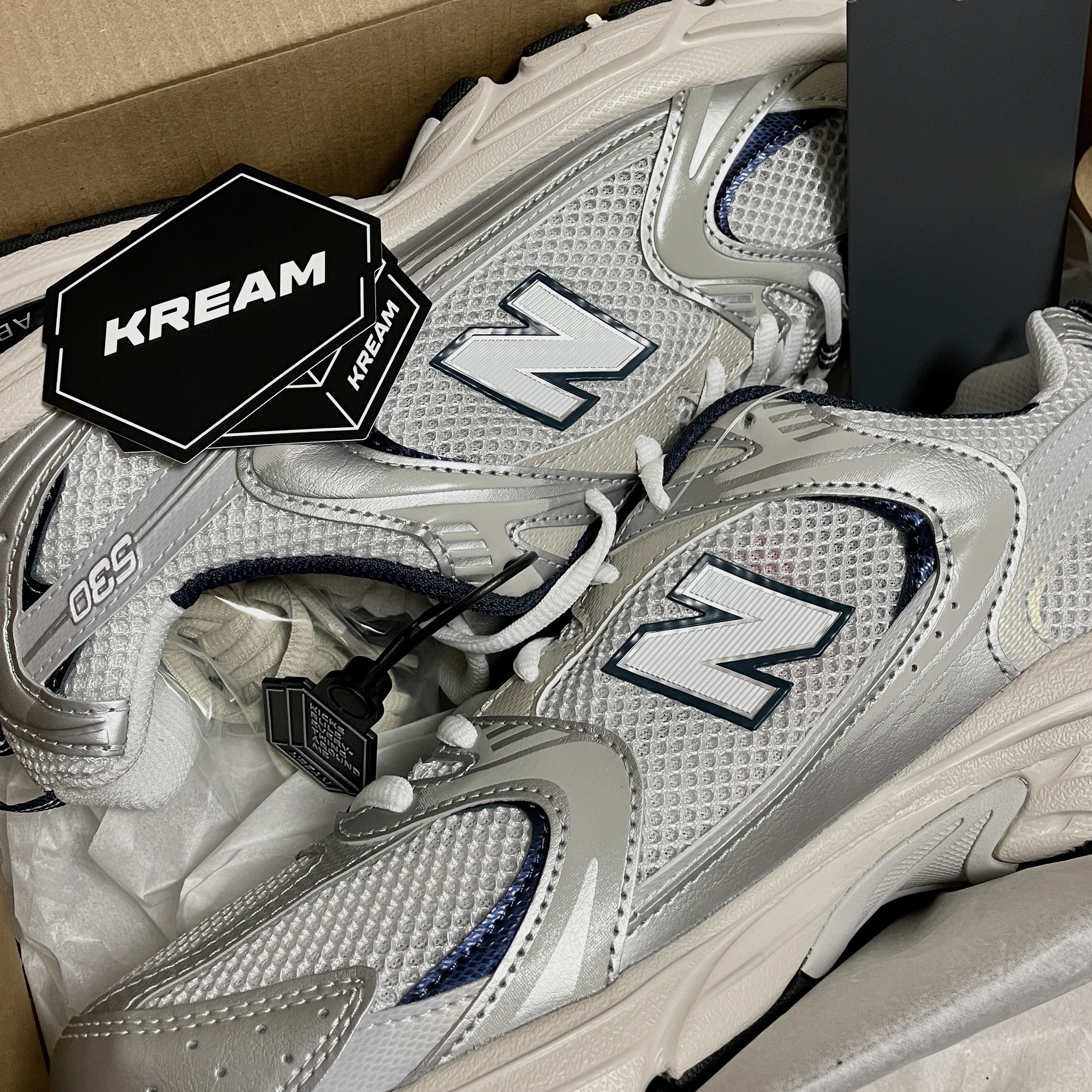 New Balance 530 Steel Grey 착용 스타일