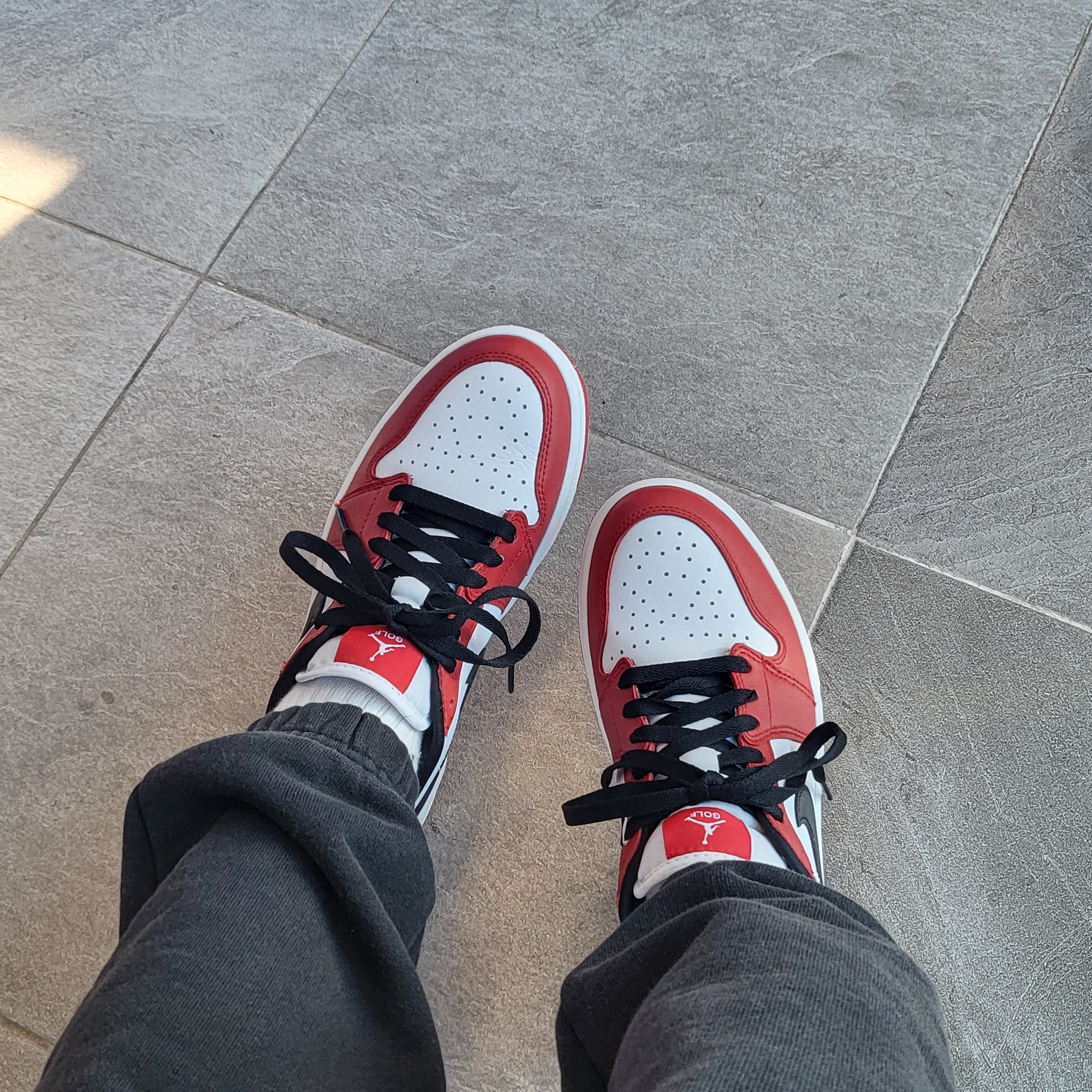 Jordan 1 Low Golf Chicago 착용 스타일 - 3