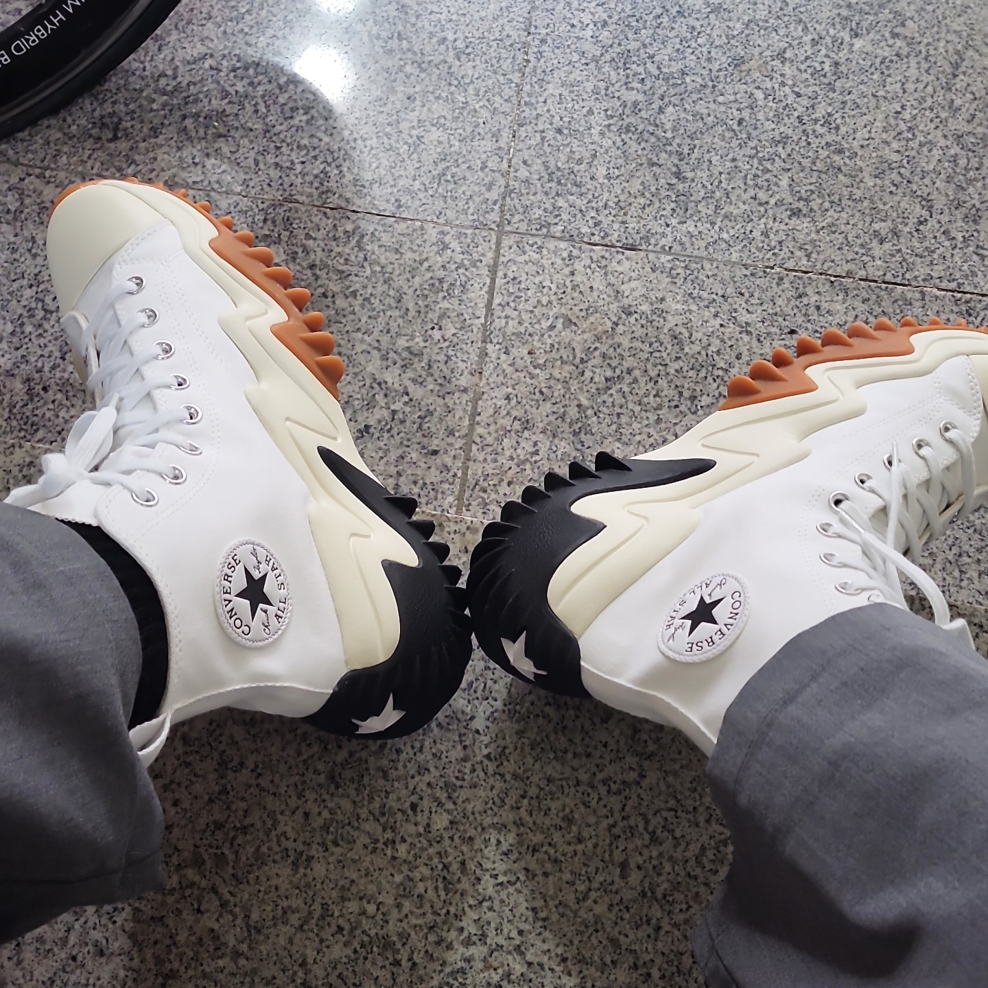 Converse Run Star Motion High White 착용 스타일 - 2