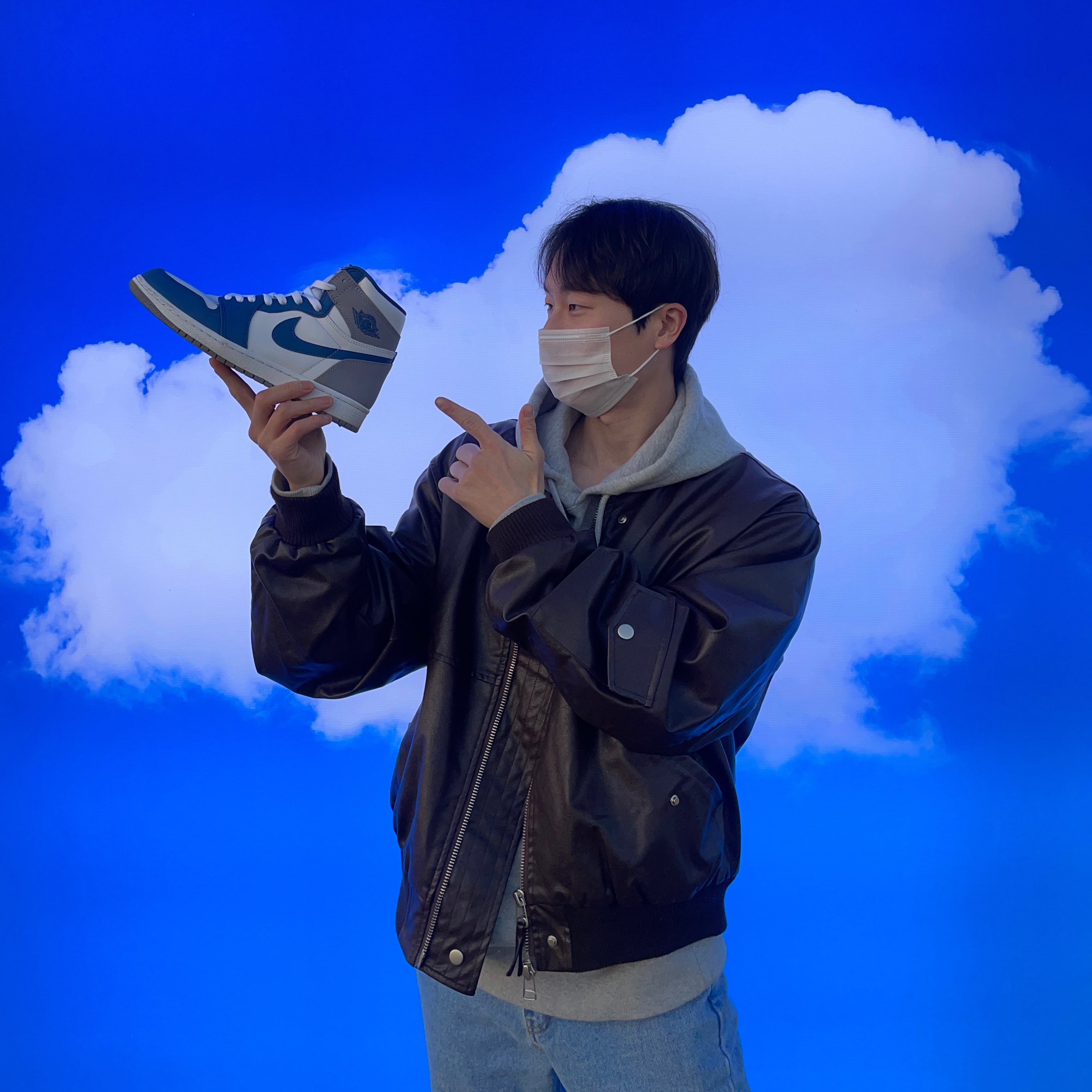 Jordan 1 Retro High OG True Blue 착용 스타일 - 3