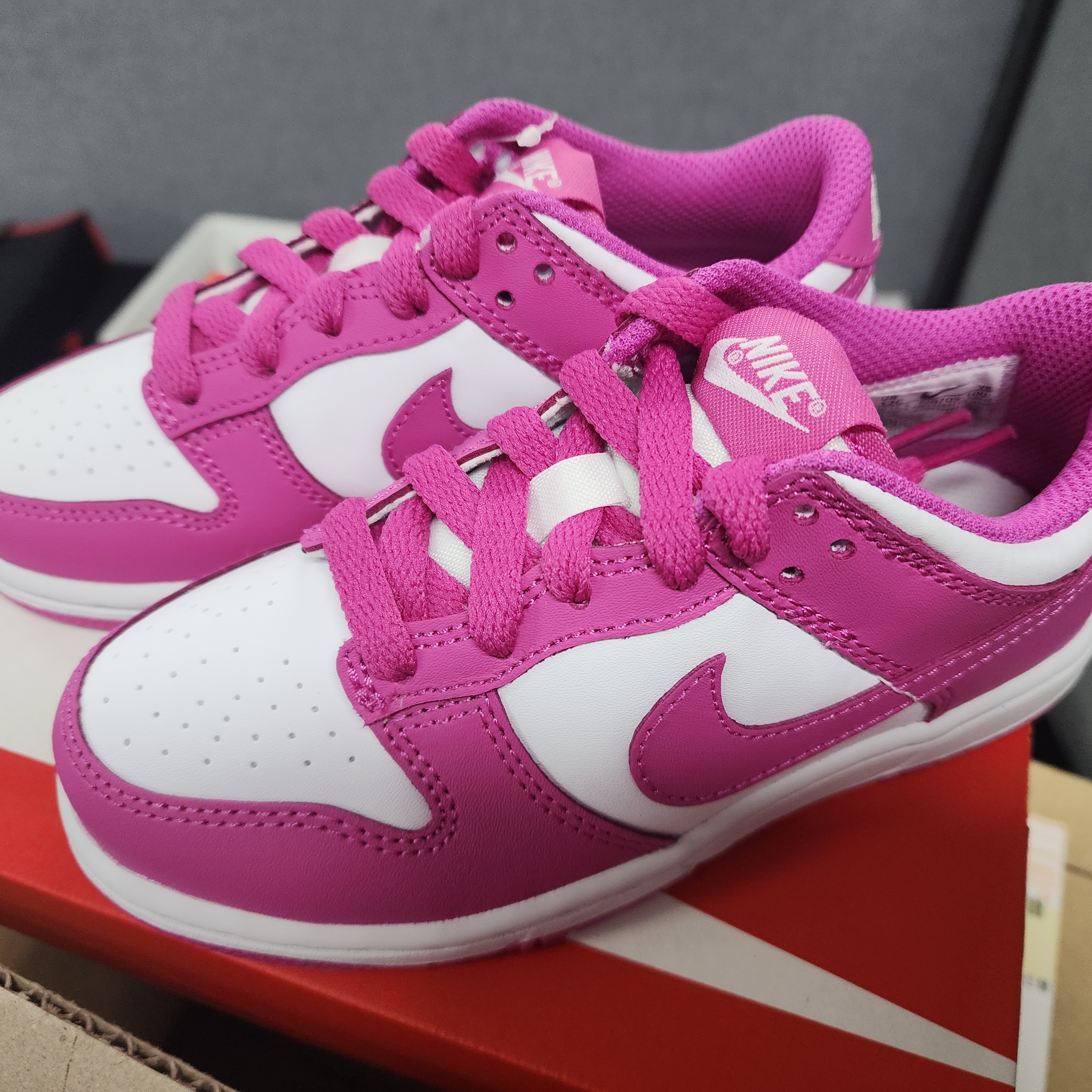 (PS) Nike Dunk Low White Active Fuchsia 착용 스타일