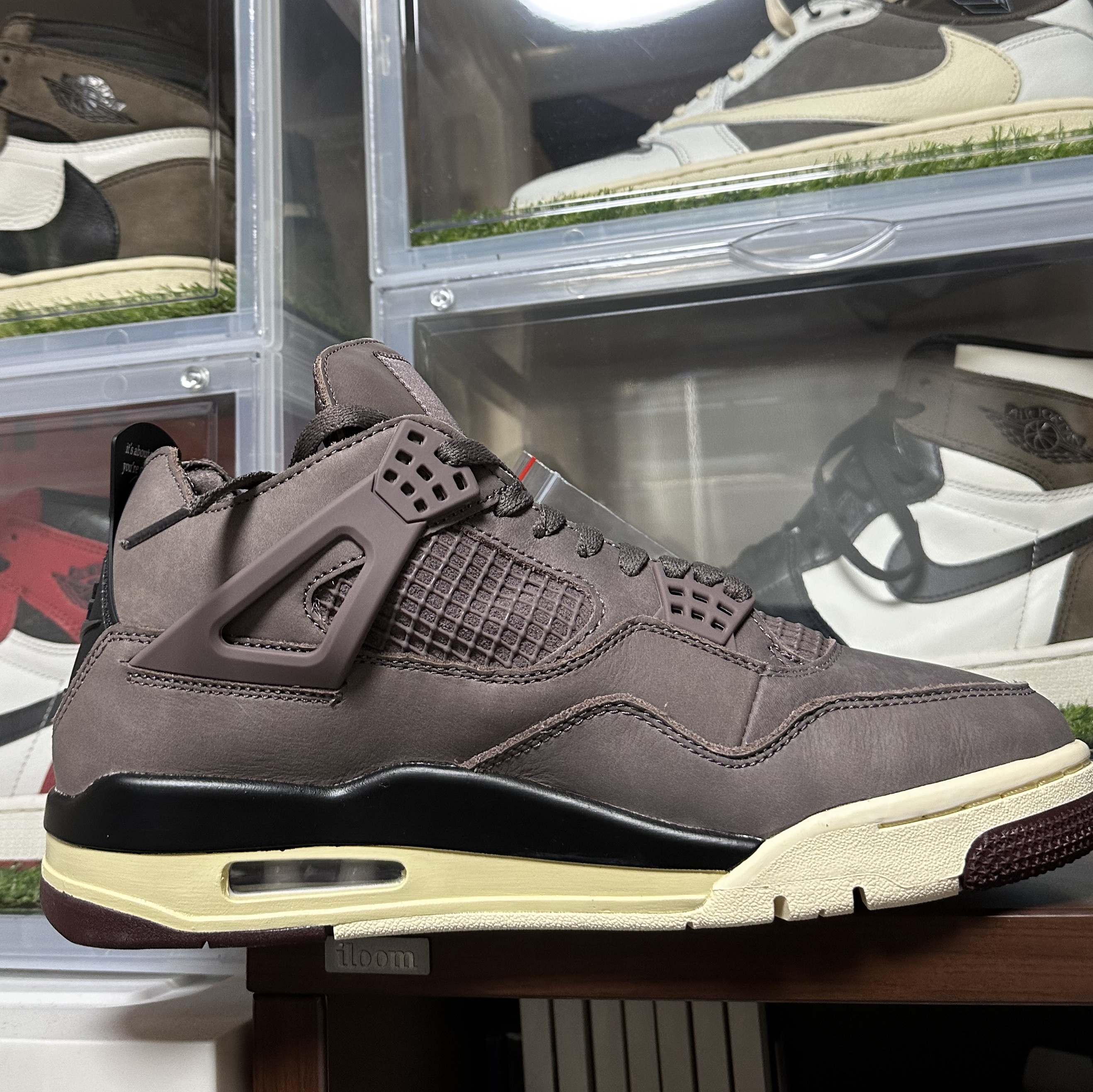 Jordan 4 x A Ma Maniere Retro Violet Ore, Jordan 1 x Travis Scott Retro Low OG SP Sail and Ridgerock 착용 스타일 - 4