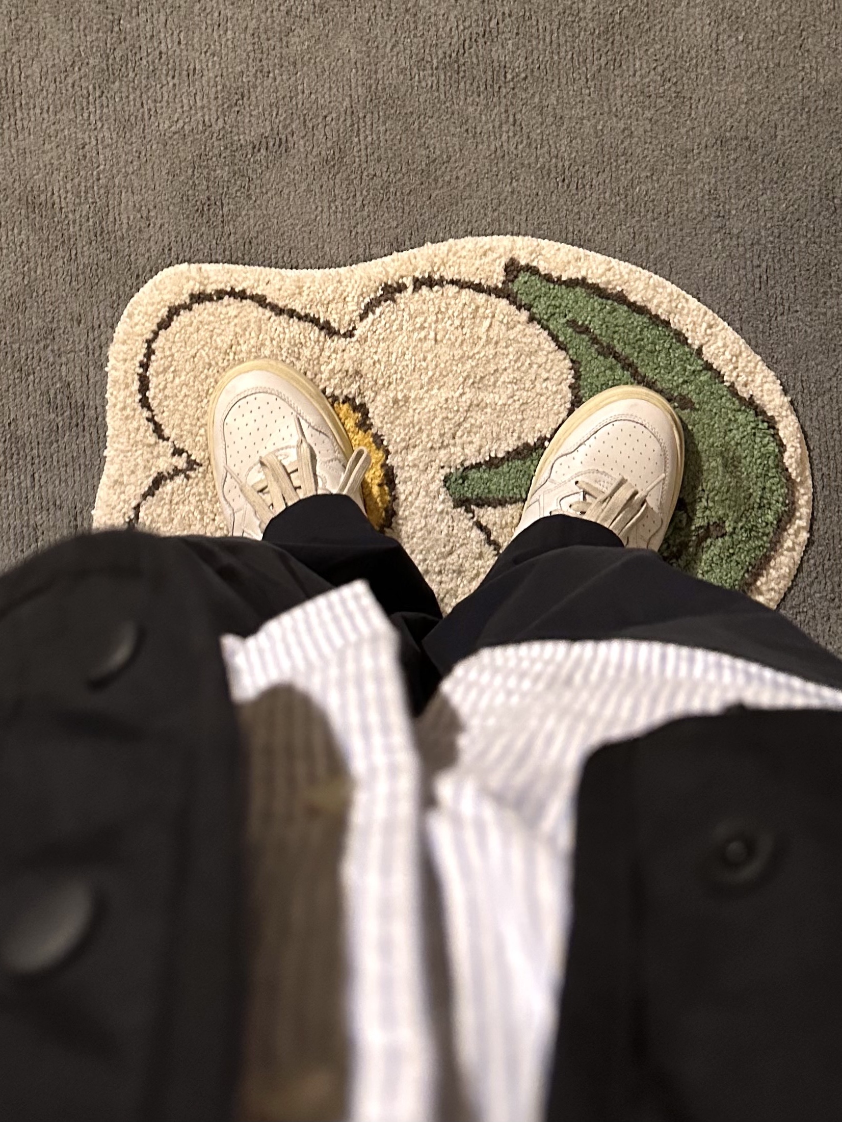 Autry Medalist Low Leather Sneakers White Orange 착용 스타일 - 3