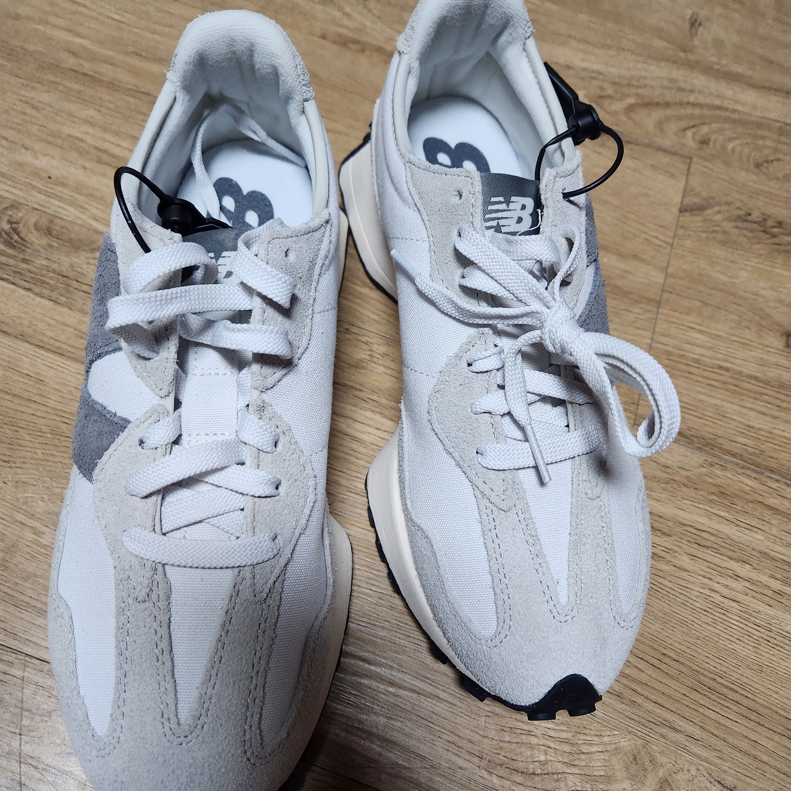New Balance 327 Nimbus Cloud Rain Cloud 착용 스타일 - 3