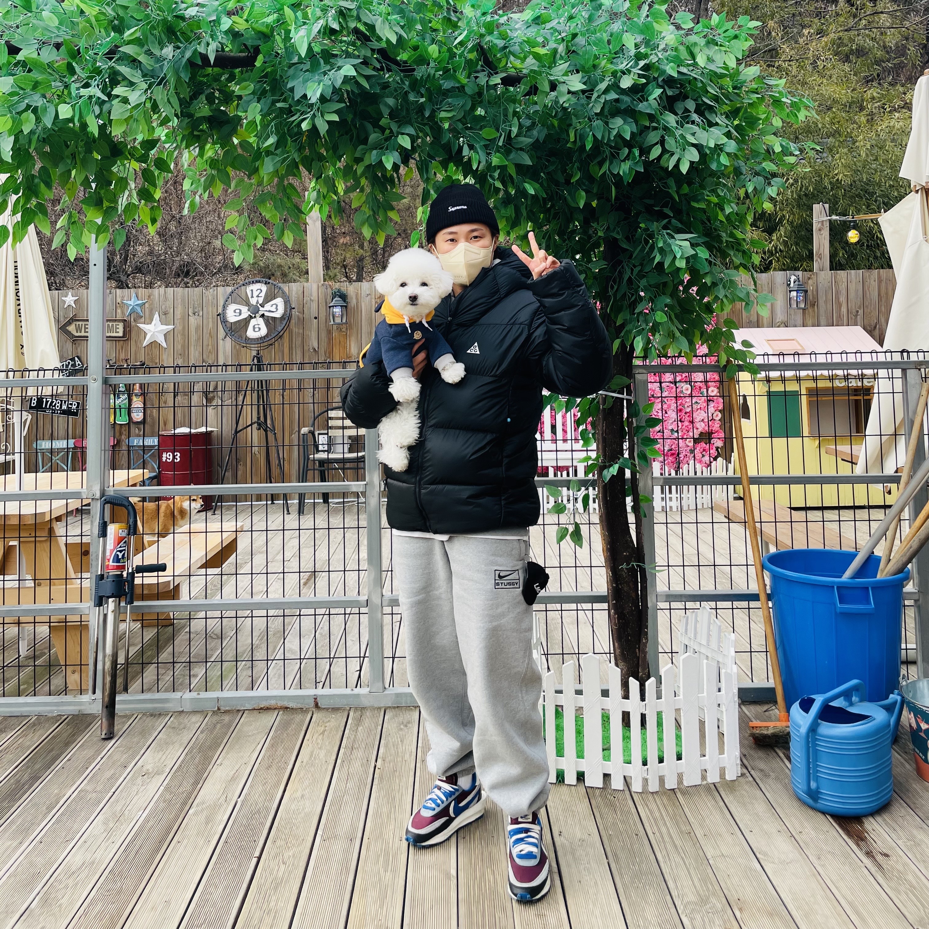 Supreme Loose Gauge Beanie Black, Nike ACG Therma-Fit ADV Lunar Lake Puffer Jacket Black - Asia 착용 스타일
