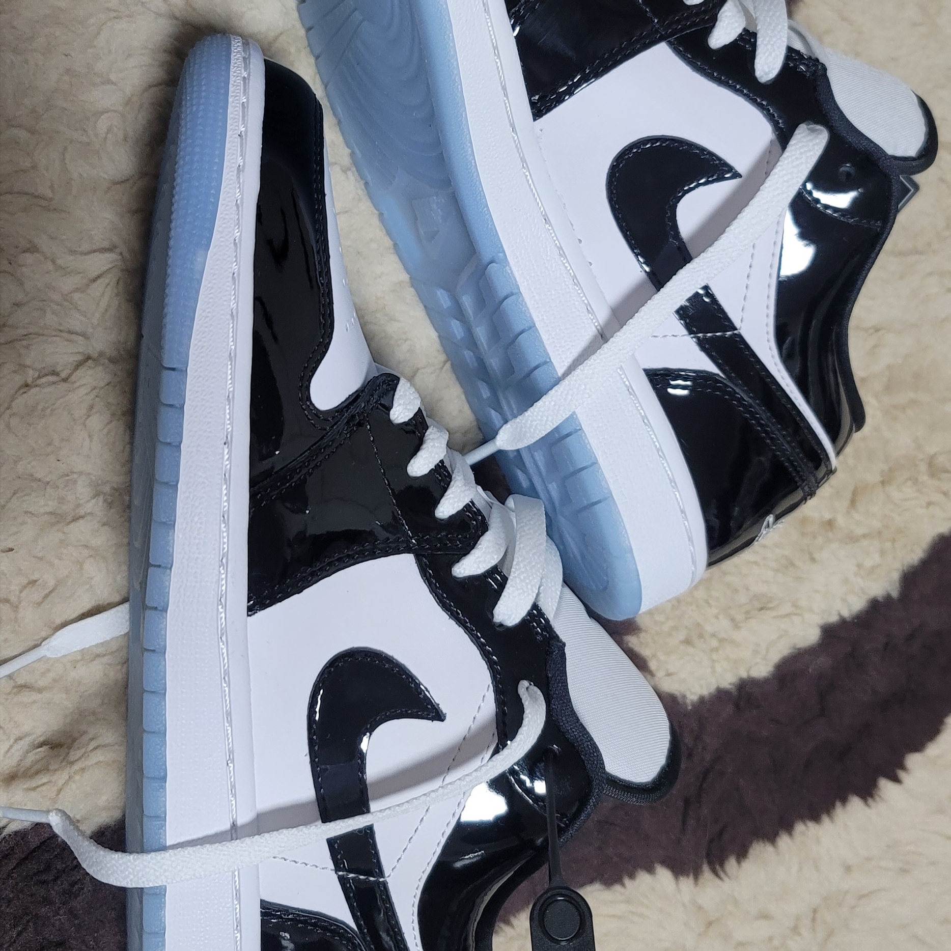 Jordan 1 Low SE Concord 착용 스타일 - 3