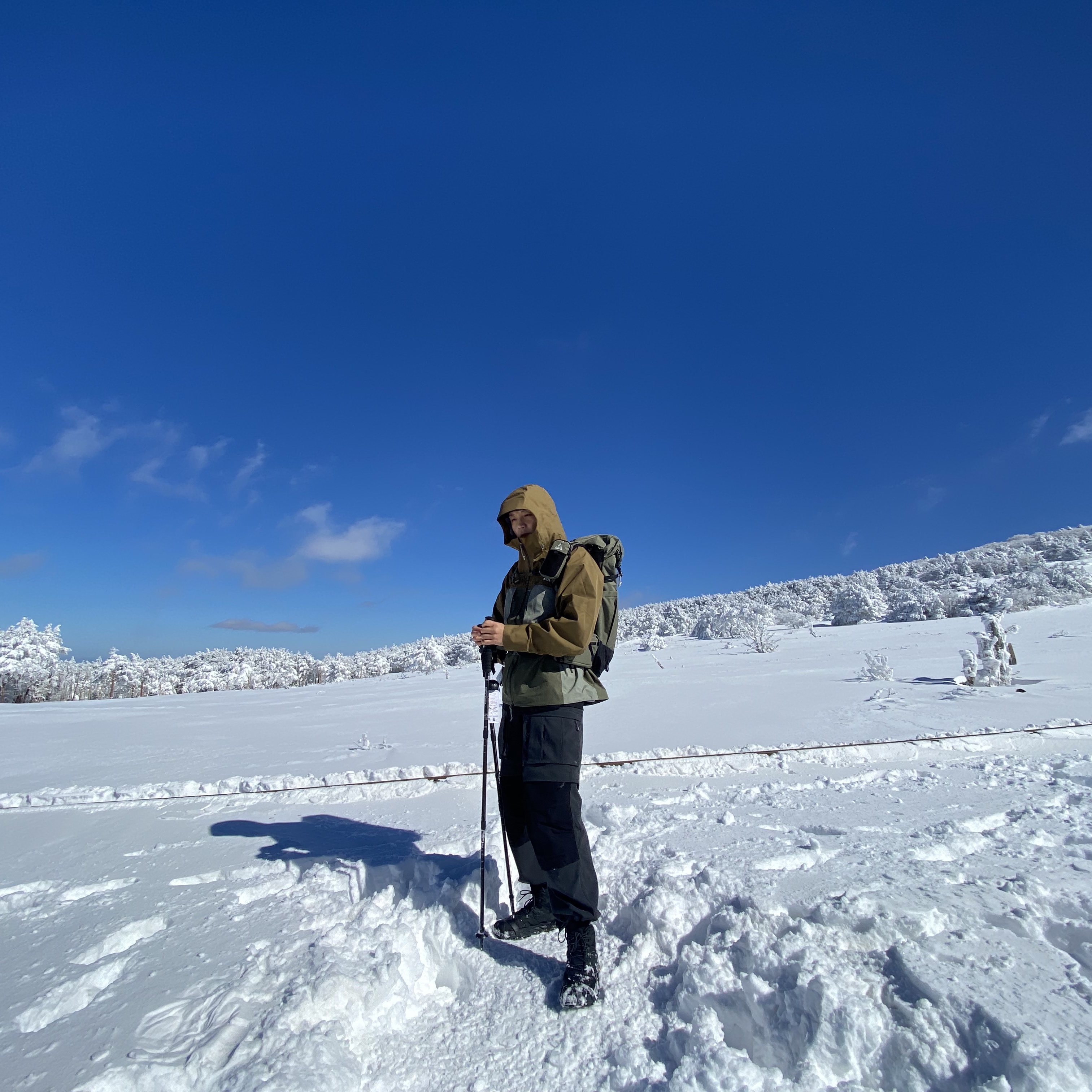 Hoka Anacapa Mid Gore-Tex Black, Nike ACG Smith Summit Cargo Pants Dark Smoke Grey - US/EU 착용 스타일 - 2
