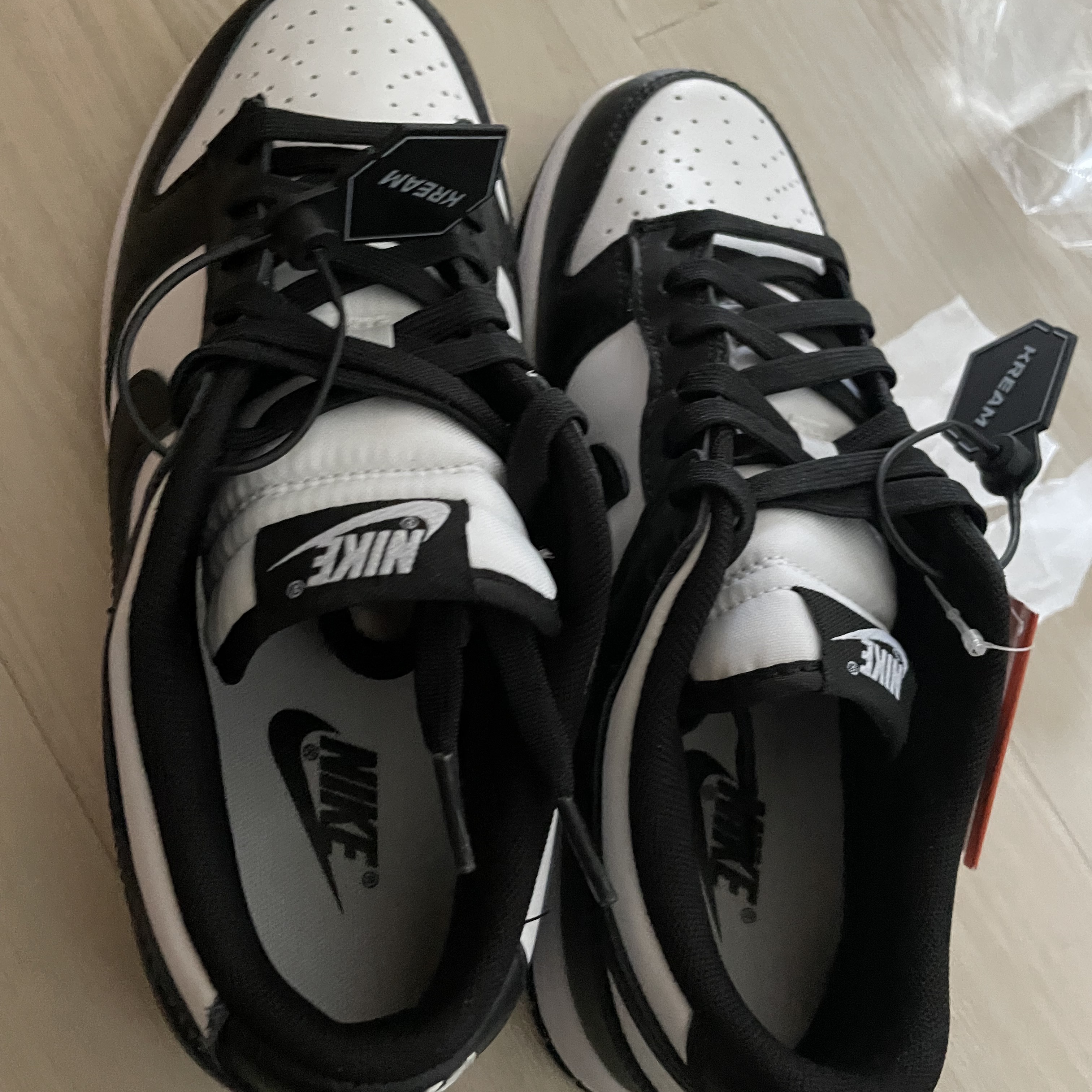 Nike Dunk Low Retro Black 착용 스타일 - 1