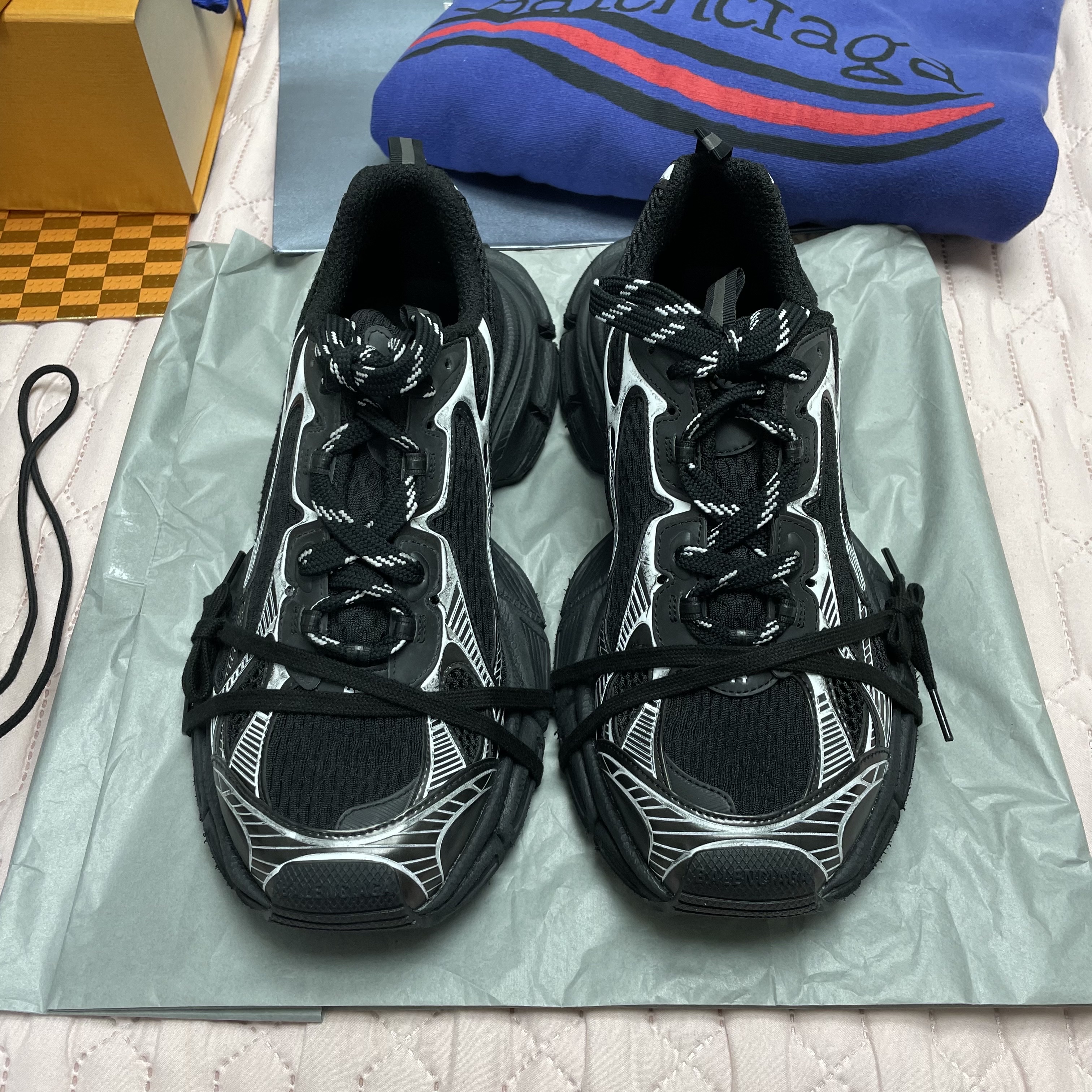 Balenciaga 3XL Sneakers Light Beige, Balenciaga 3XL Sneakers Black White 착용 스타일 - 4