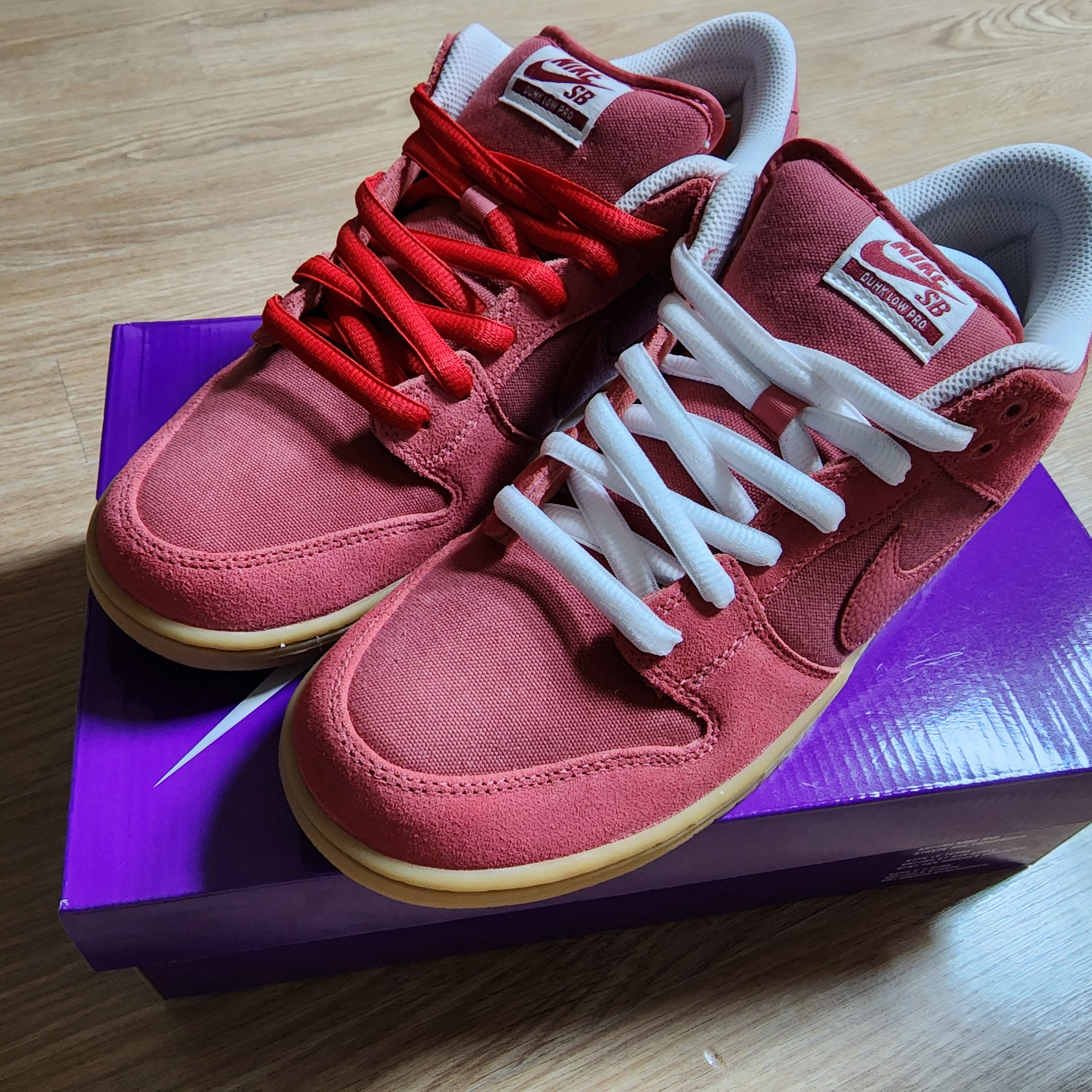 Nike SB Dunk Low Adobe 착용 스타일 - 1