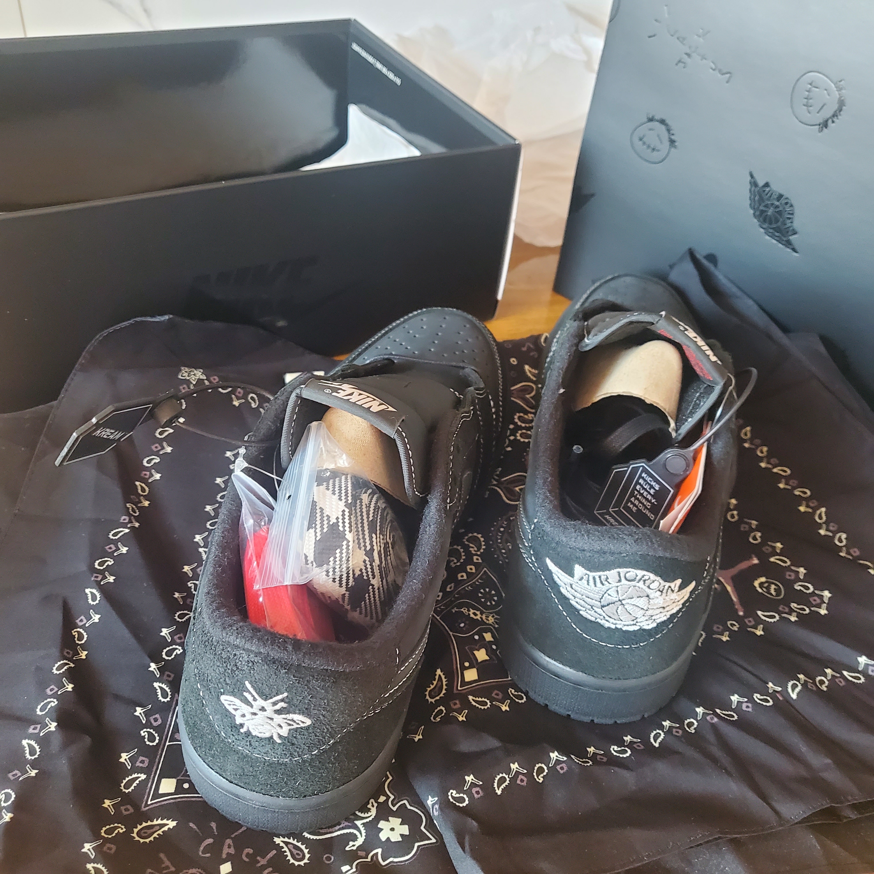 Jordan 1 x Travis Scott Retro Low OG SP Black Phantom, Jordan 1 x Travis Scott x Fragment Retro Low OG SP Military Blue 착용 스타일 - 3