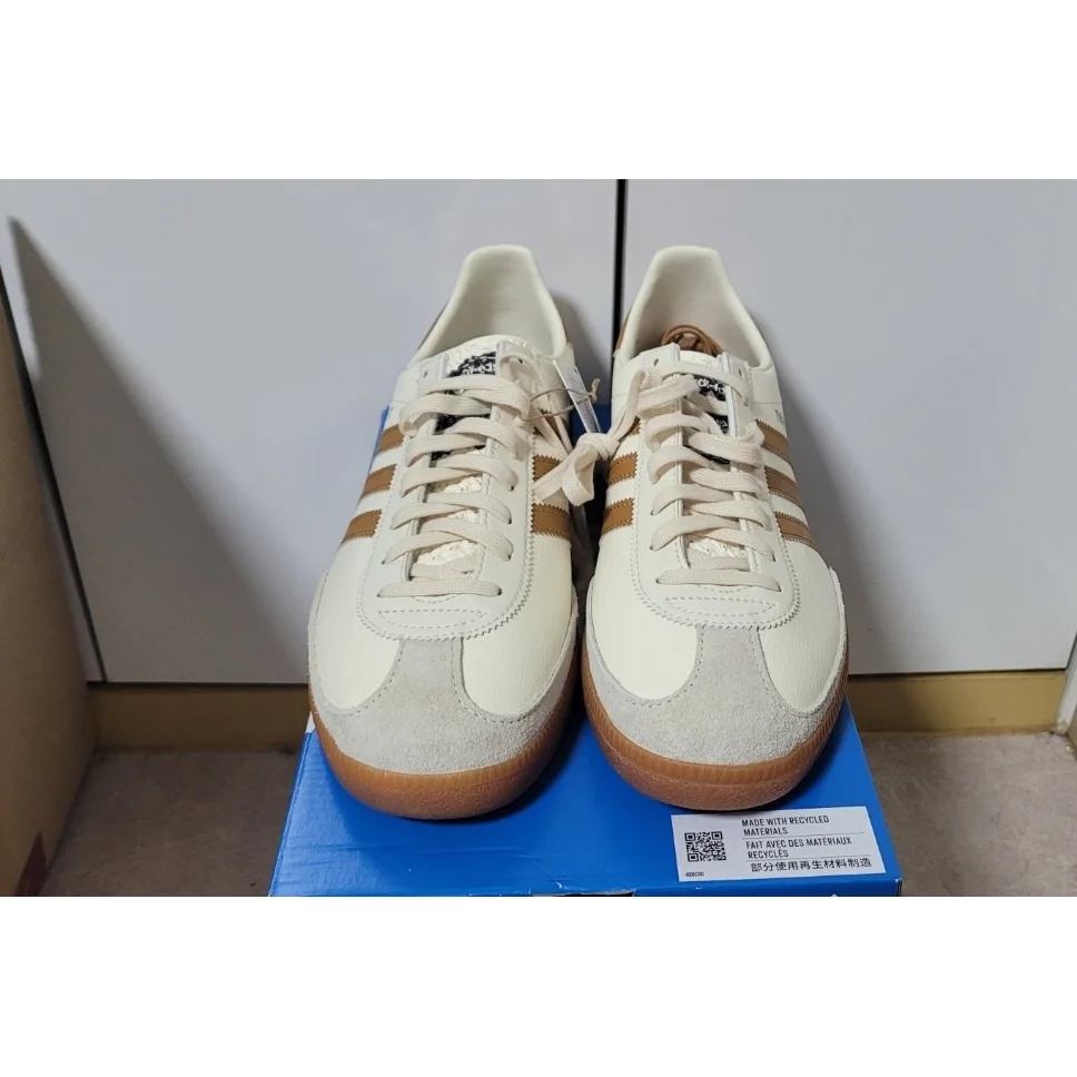 Adidas City Series Triest Cream White 착용 스타일 - 2