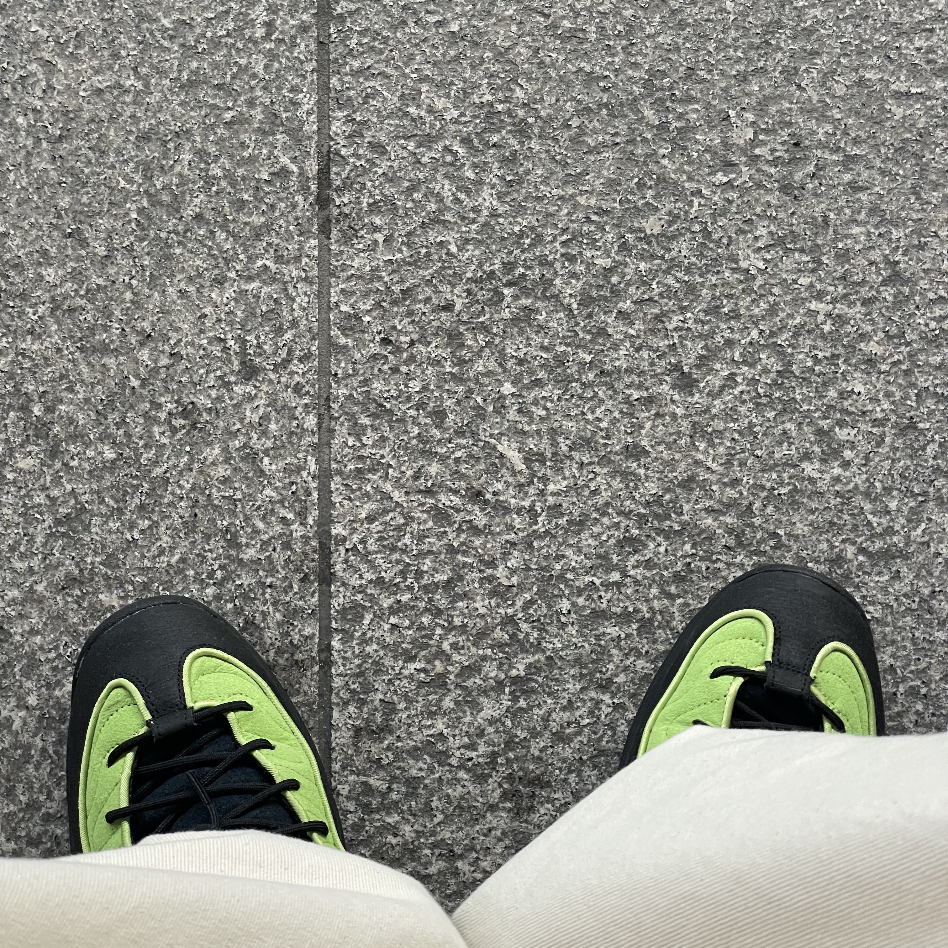 Nike x Stussy Air Penny II Vivid Green and Black 착용 스타일 - 1