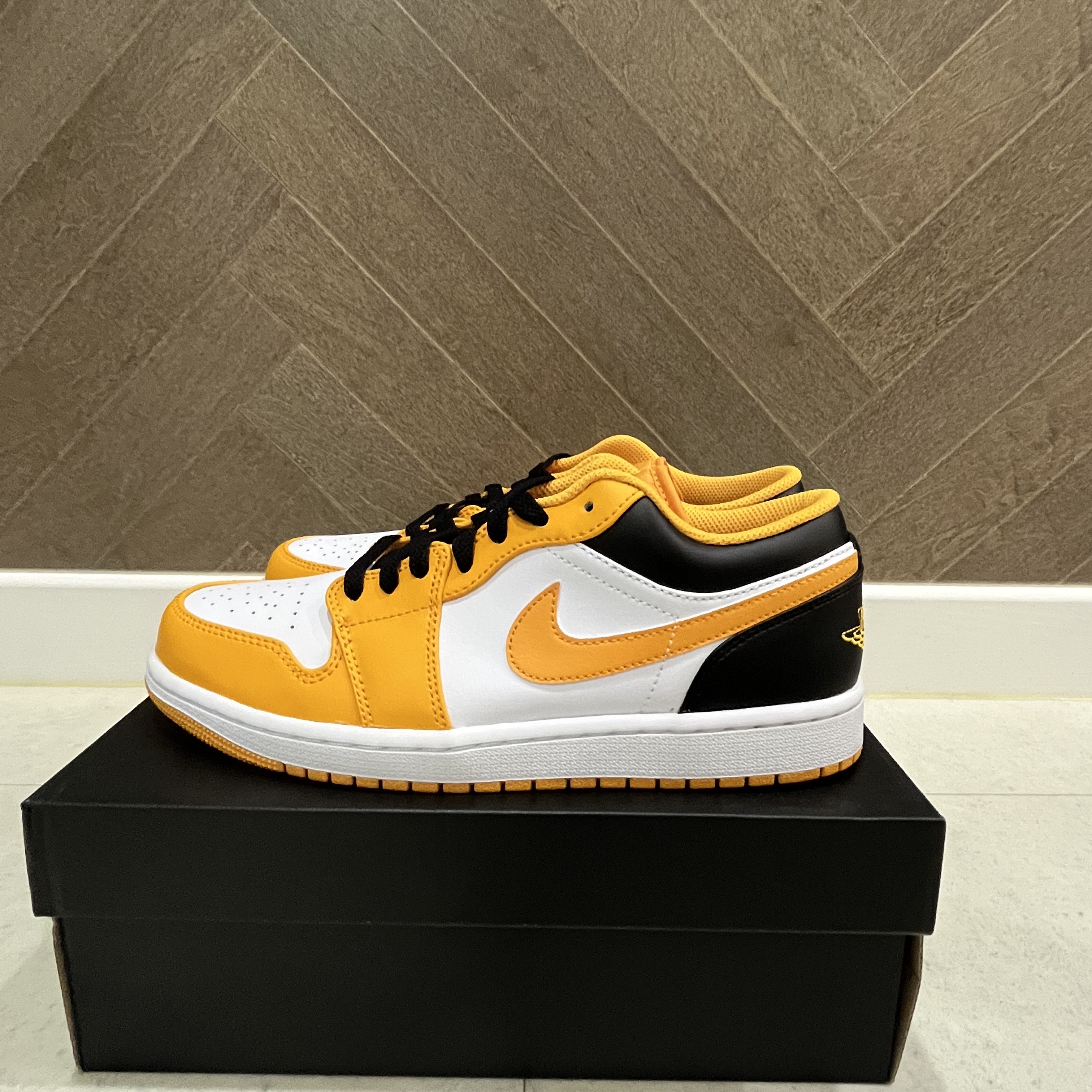 Jordan 1 Low Taxi 착용 스타일 - 2