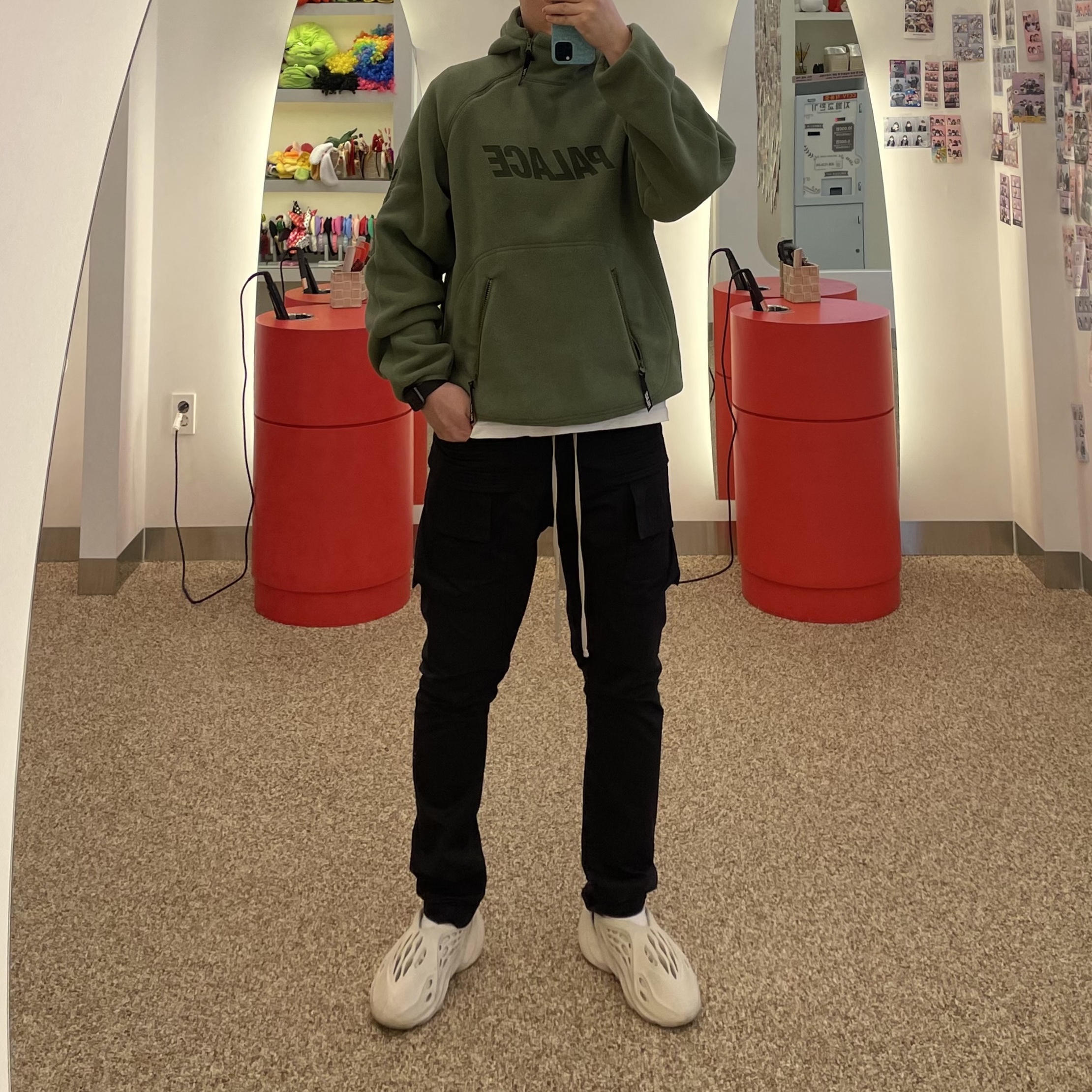 Adidas Yeezy Foam RNNR Sand, Adidas x Rick Owens RO Runner Ankle Boot Black 착용 스타일