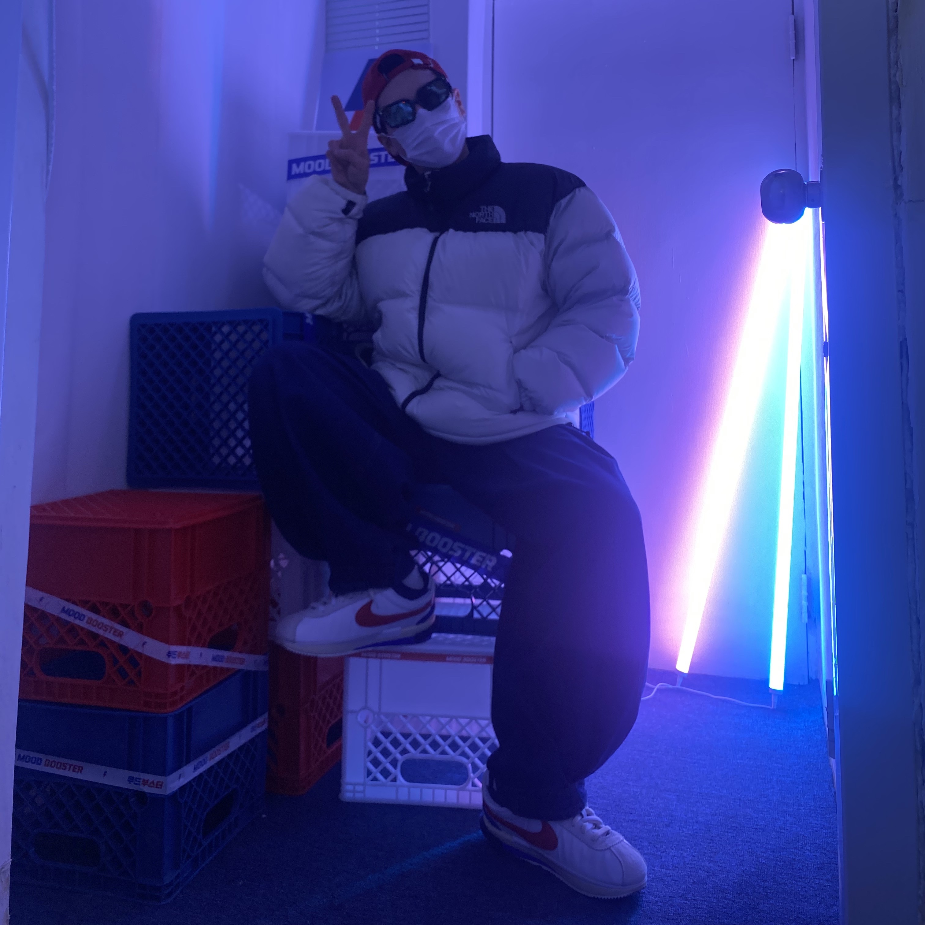 The North Face Nuptse Hybrid Down Ball White Sand, Zara x Ader Error Wide Leg Jeans Blue 착용 스타일 - 2