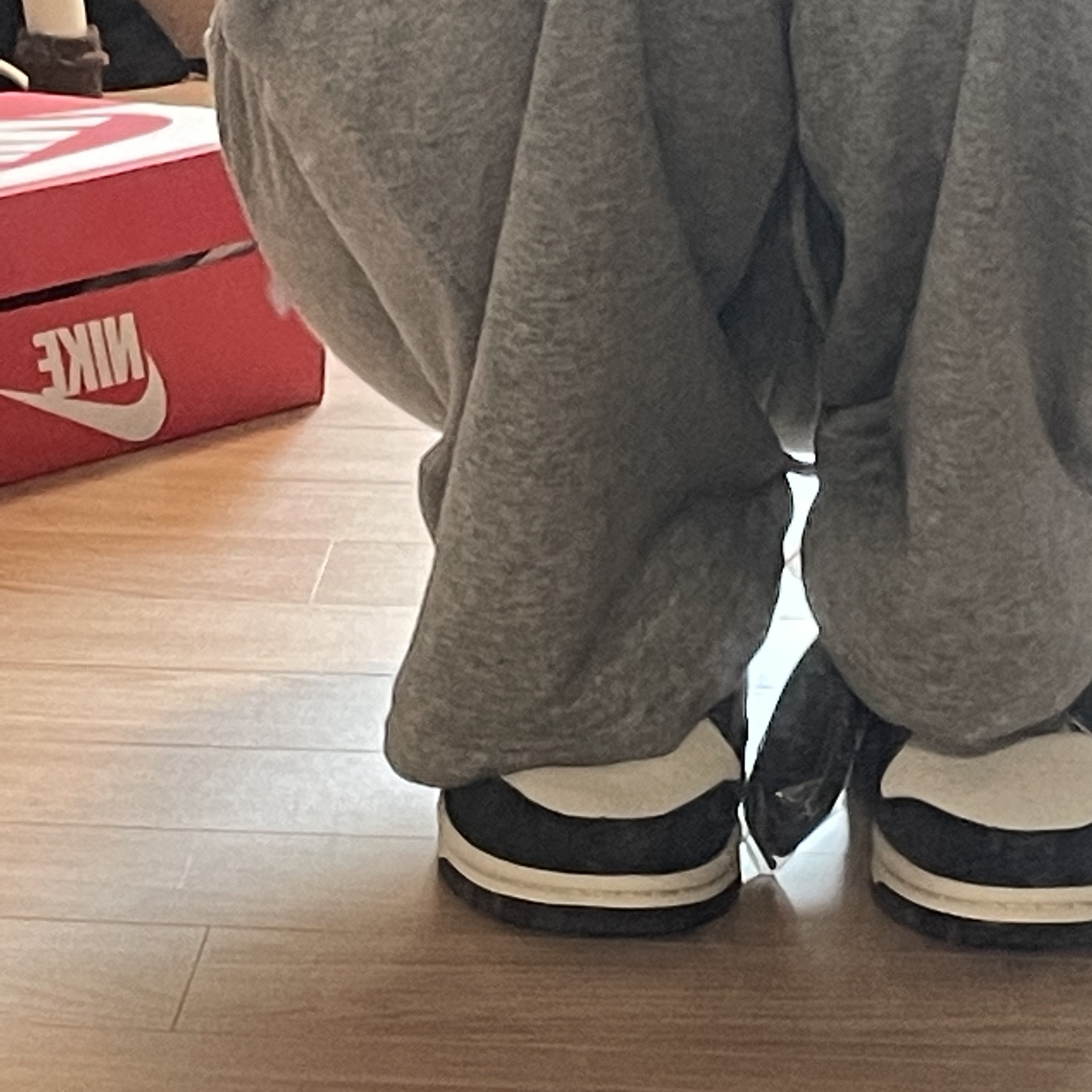 (W) Nike Dunk Low LX Black Suede 착용 스타일 - 2
