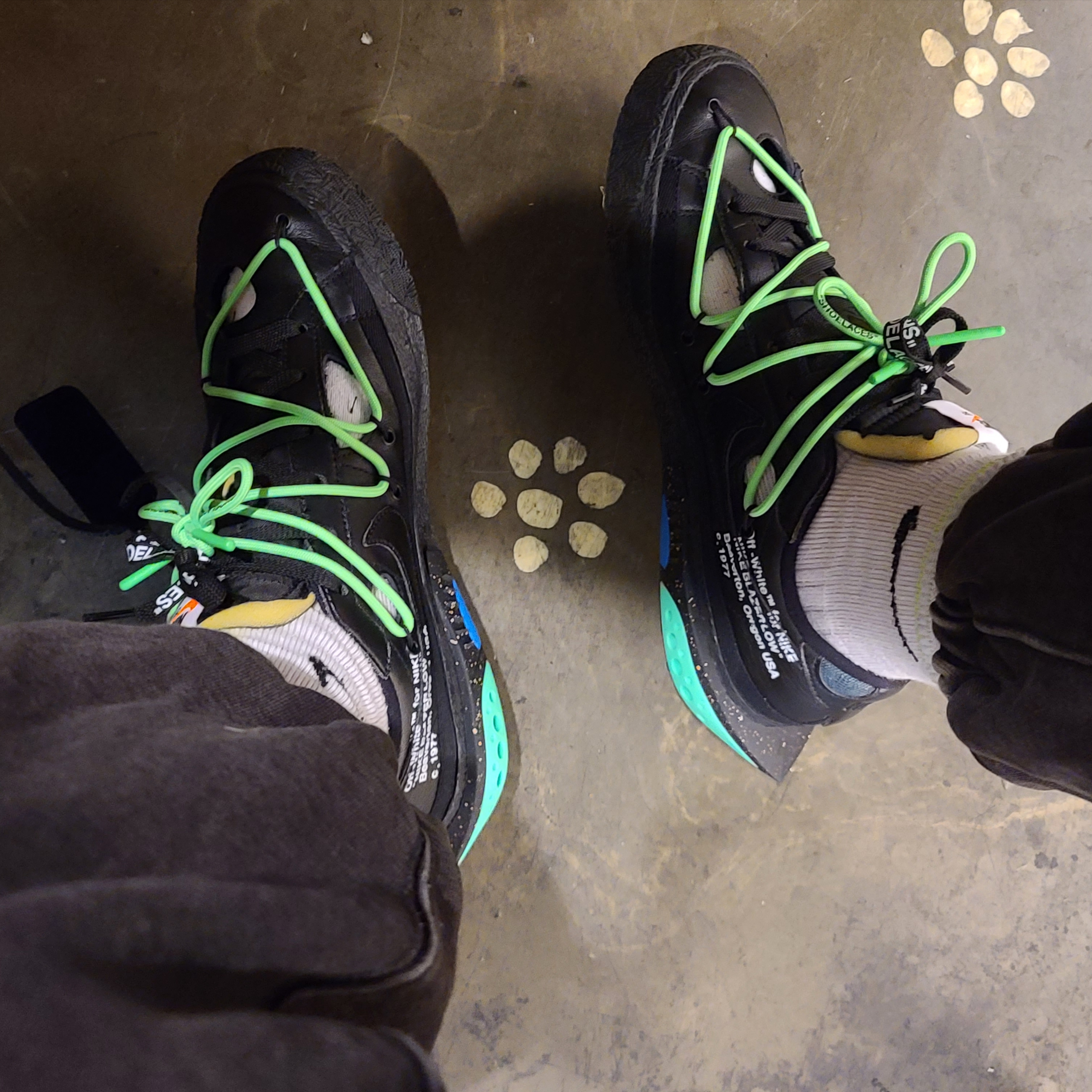 Nike x Off-White Blazer Low '77 Black and Electro Green 착용 스타일