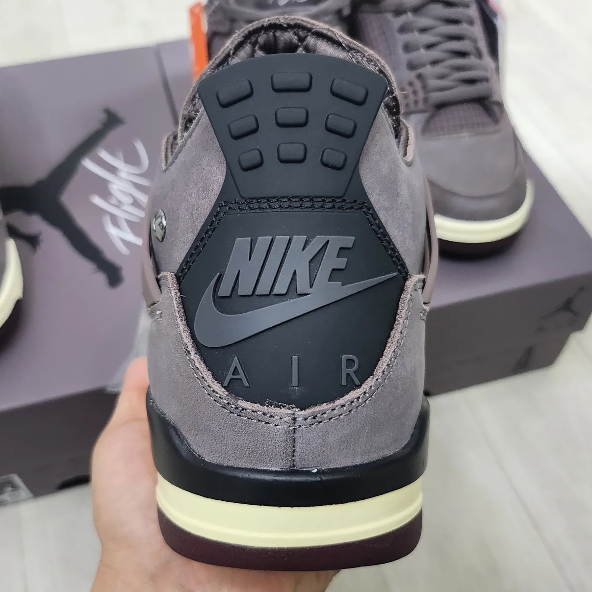 Jordan 4 x A Ma Maniere Retro Violet Ore 착용 스타일 - 3