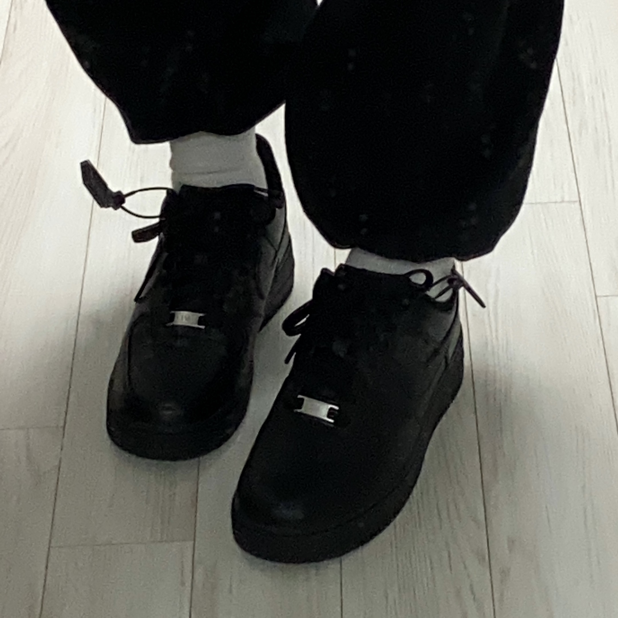 Nike Air Force 1 '07 Low Triple Black 착용 스타일 - 1
