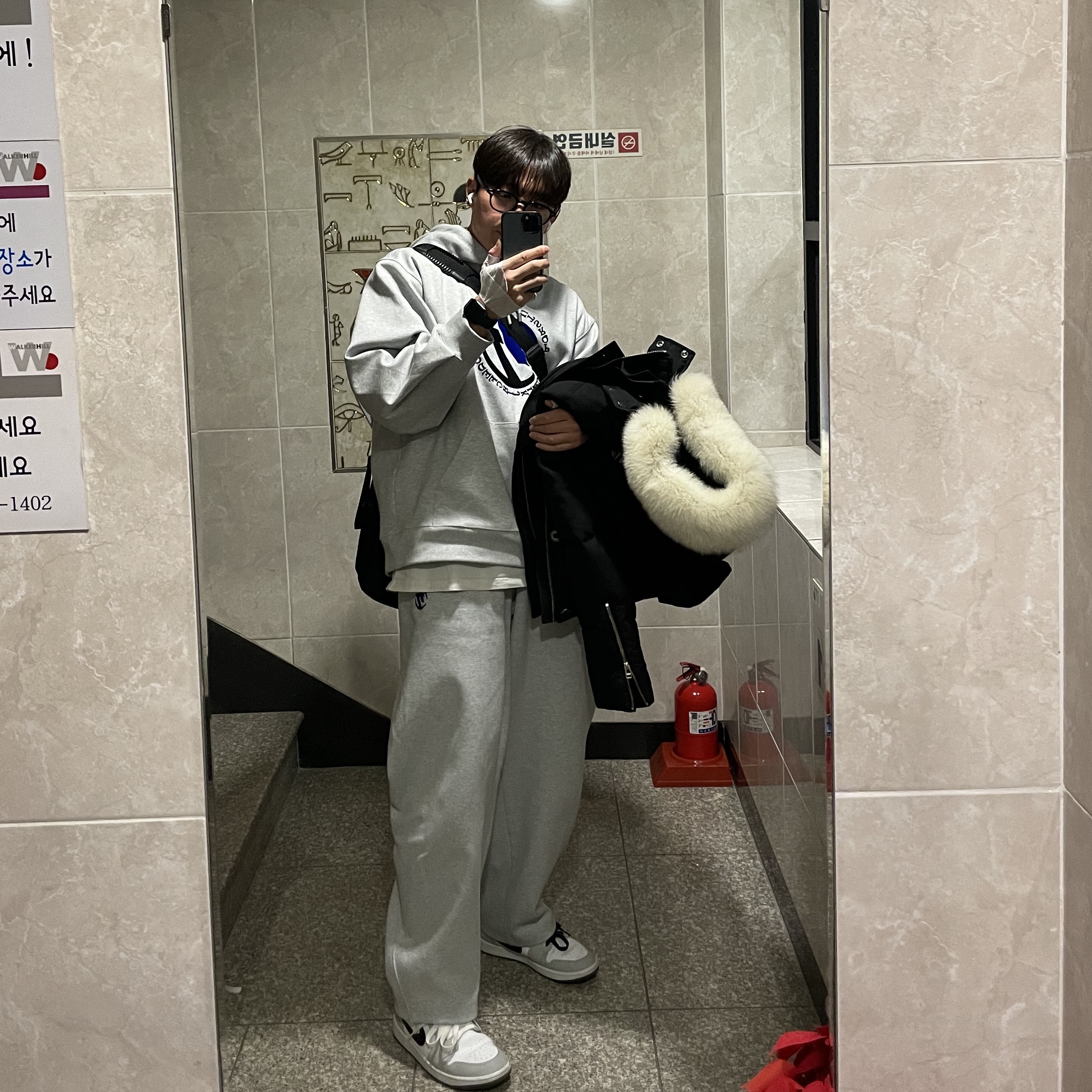 Zara x Ader Error Jogger Pants Grey, Zara x Ader Error Embroidery Hooded Sweatshirt Grey 착용 스타일