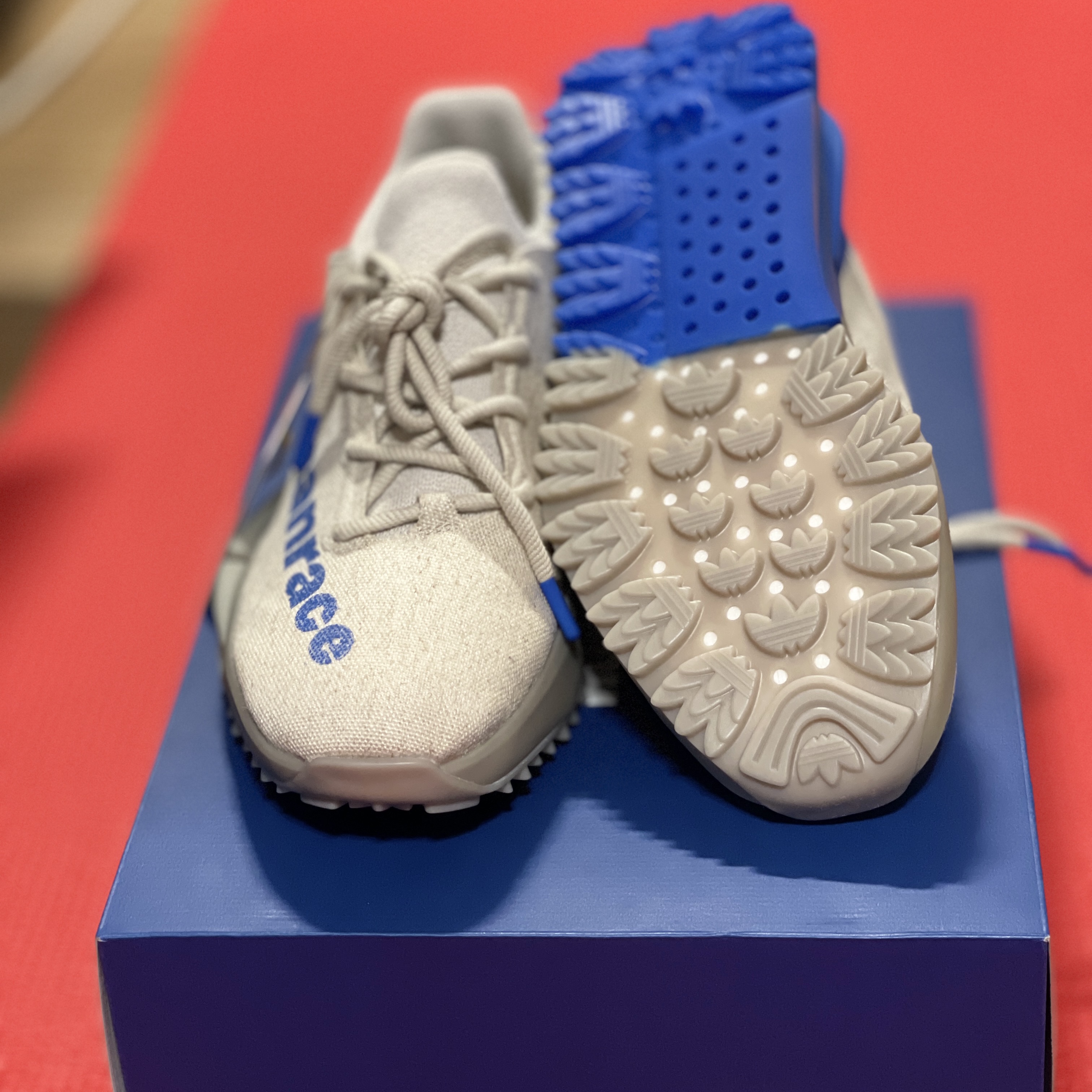 Adidas x Pharrell Williams Humanrace NMD S1 Mahbs Light Brown Bold Blue 착용 스타일 - 4