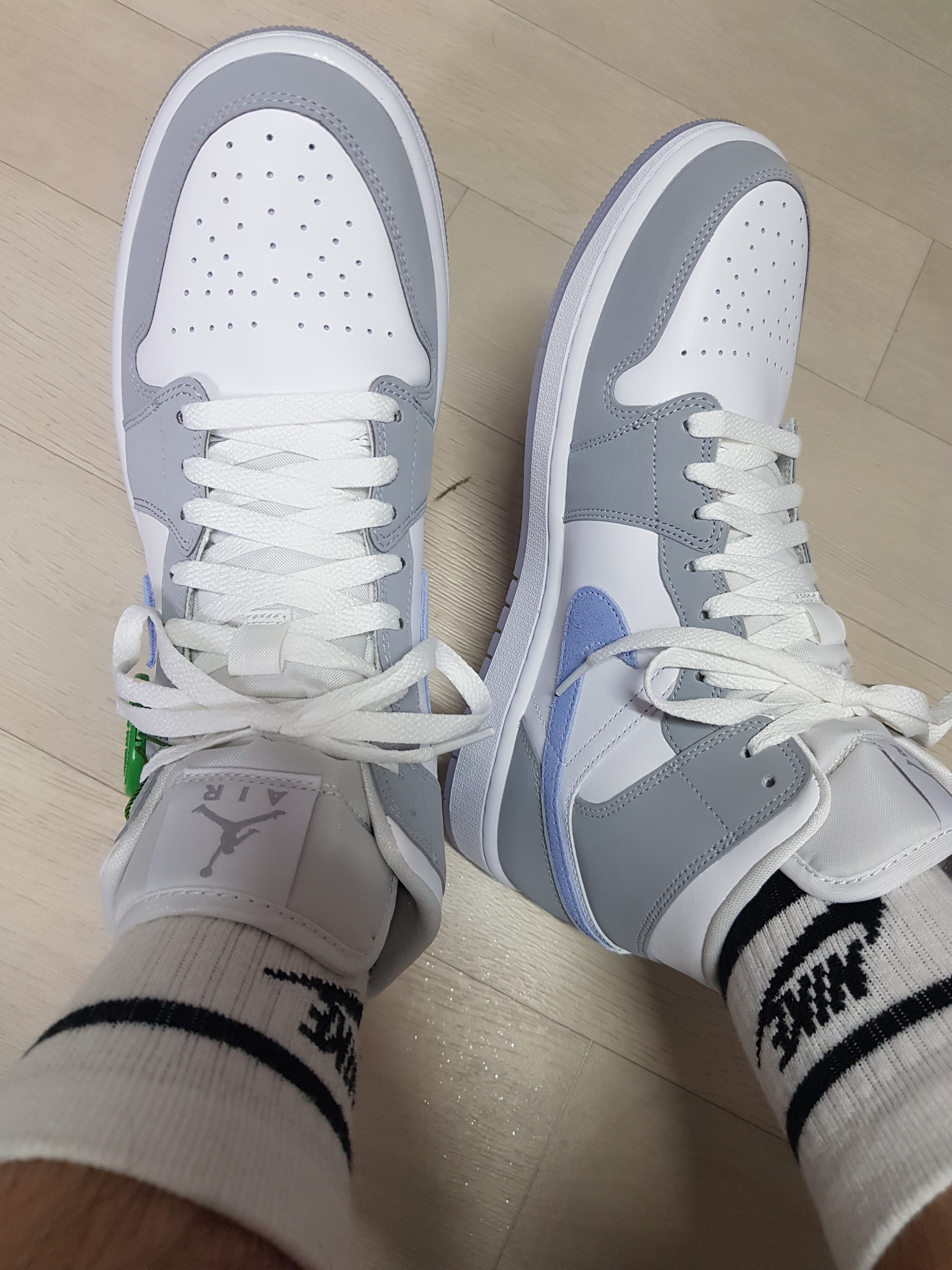 (W) Jordan 1 Mid Wolf Grey 착용 스타일