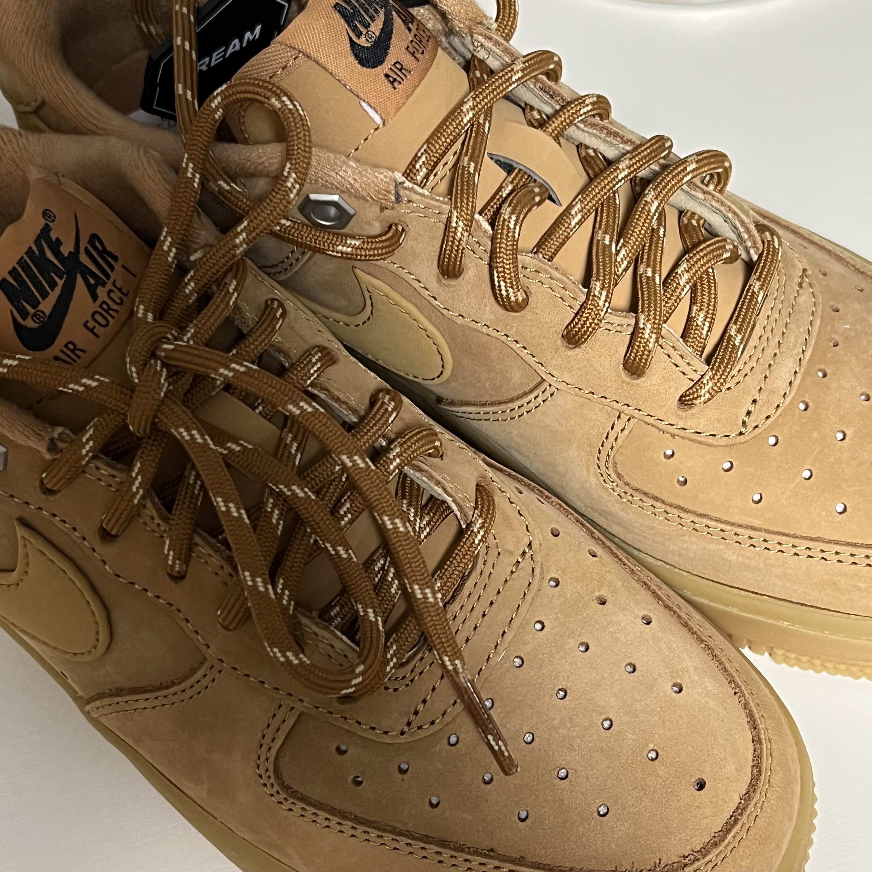 Nike Air Force 1 '07 WB Flax 착용 스타일