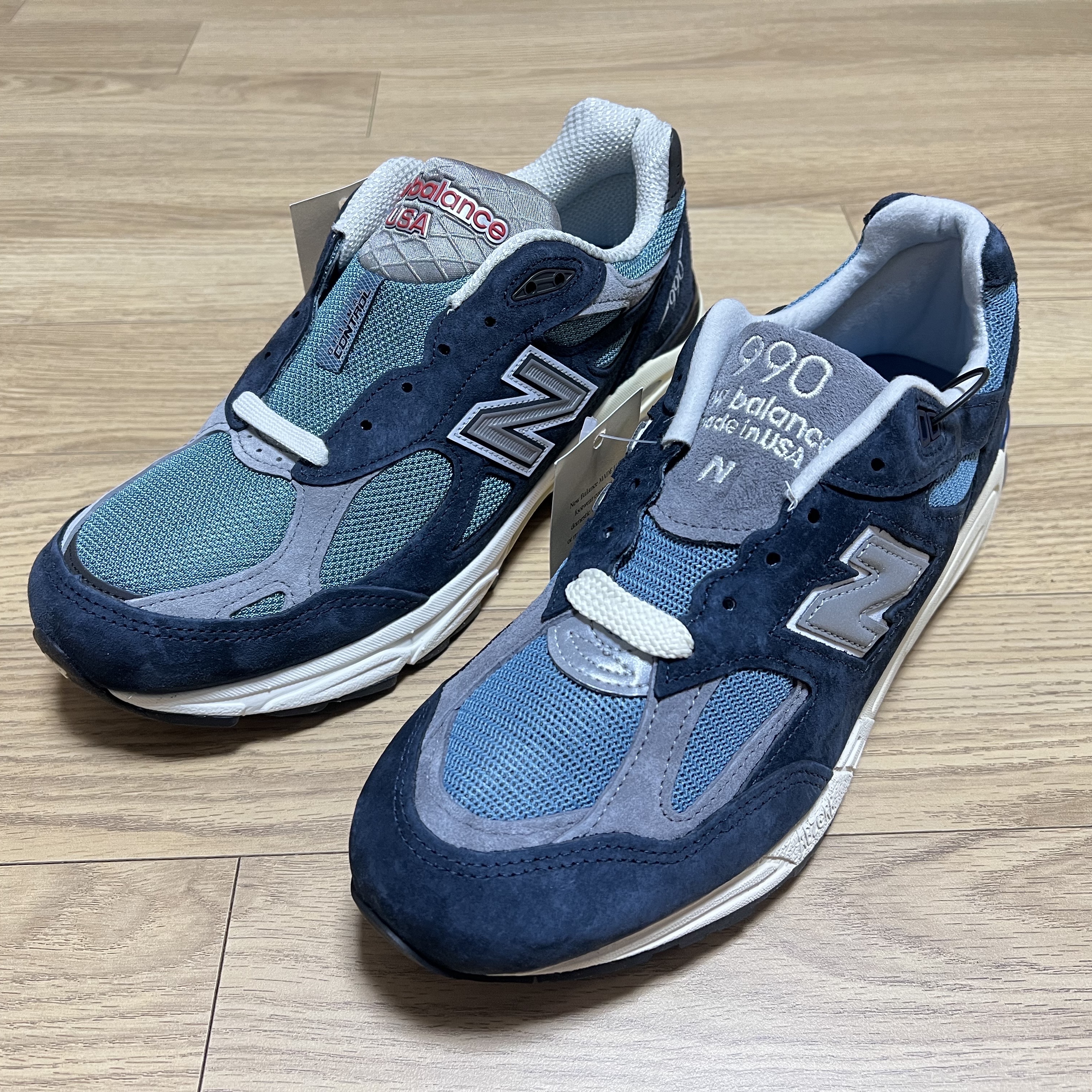 New Balance 990v2 Made in USA Navy Castlerock, New Balance 990v3 Made in USA Navy Spring Tide 착용 스타일 - 1