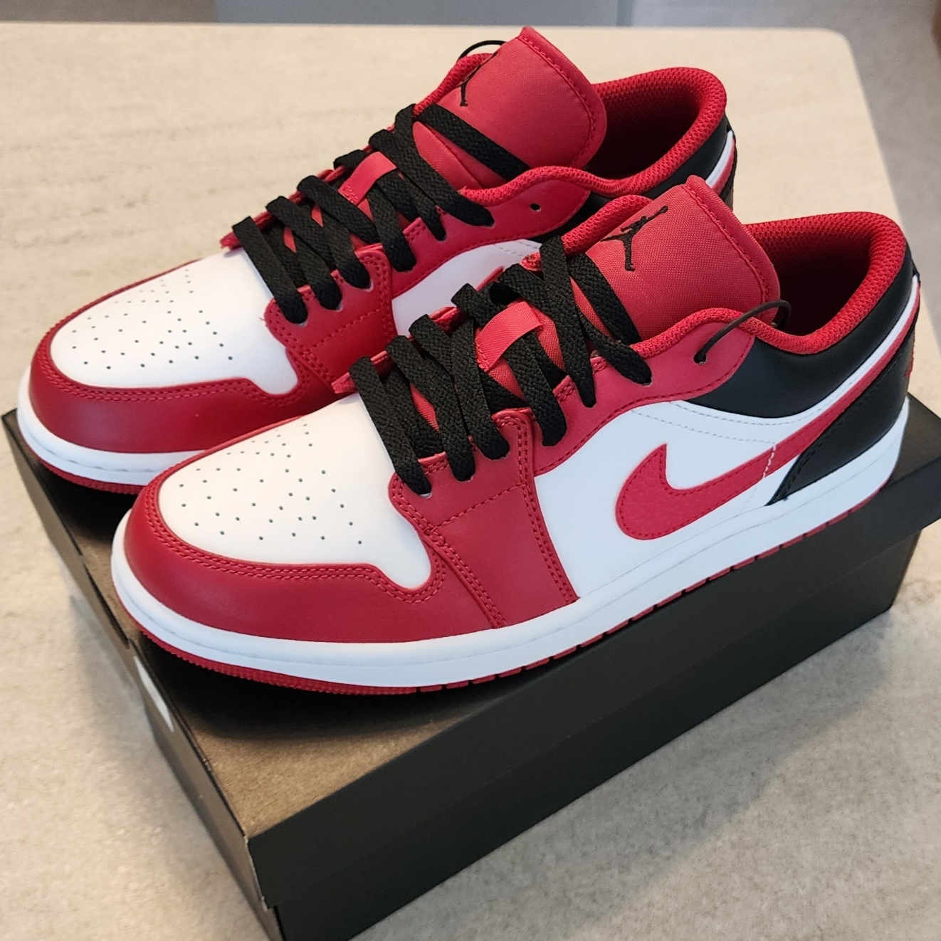 Jordan 1 Low White Gym Red Black 착용 스타일