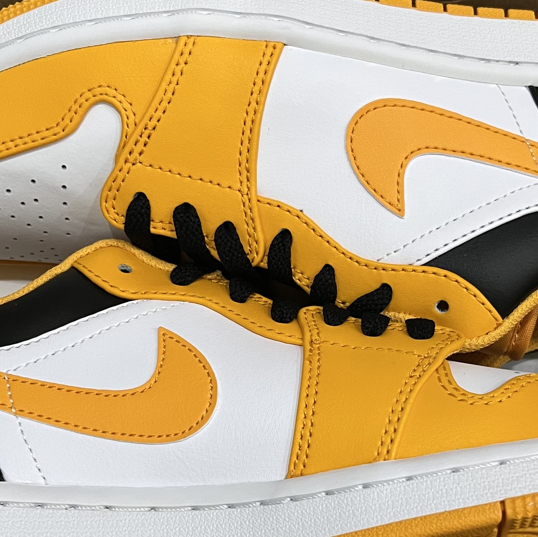 Jordan 1 Low Taxi 착용 스타일 - 1