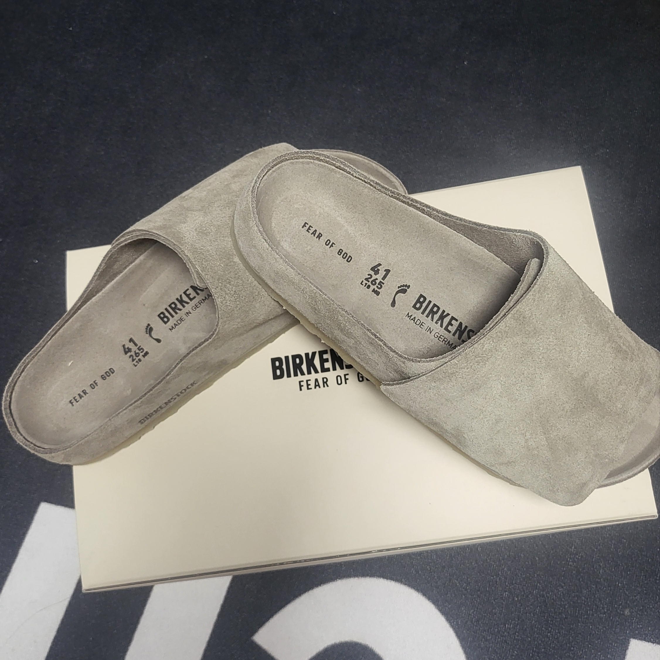 Fear of God x Birkenstock Los Feliz Suede Taupe 착용 스타일