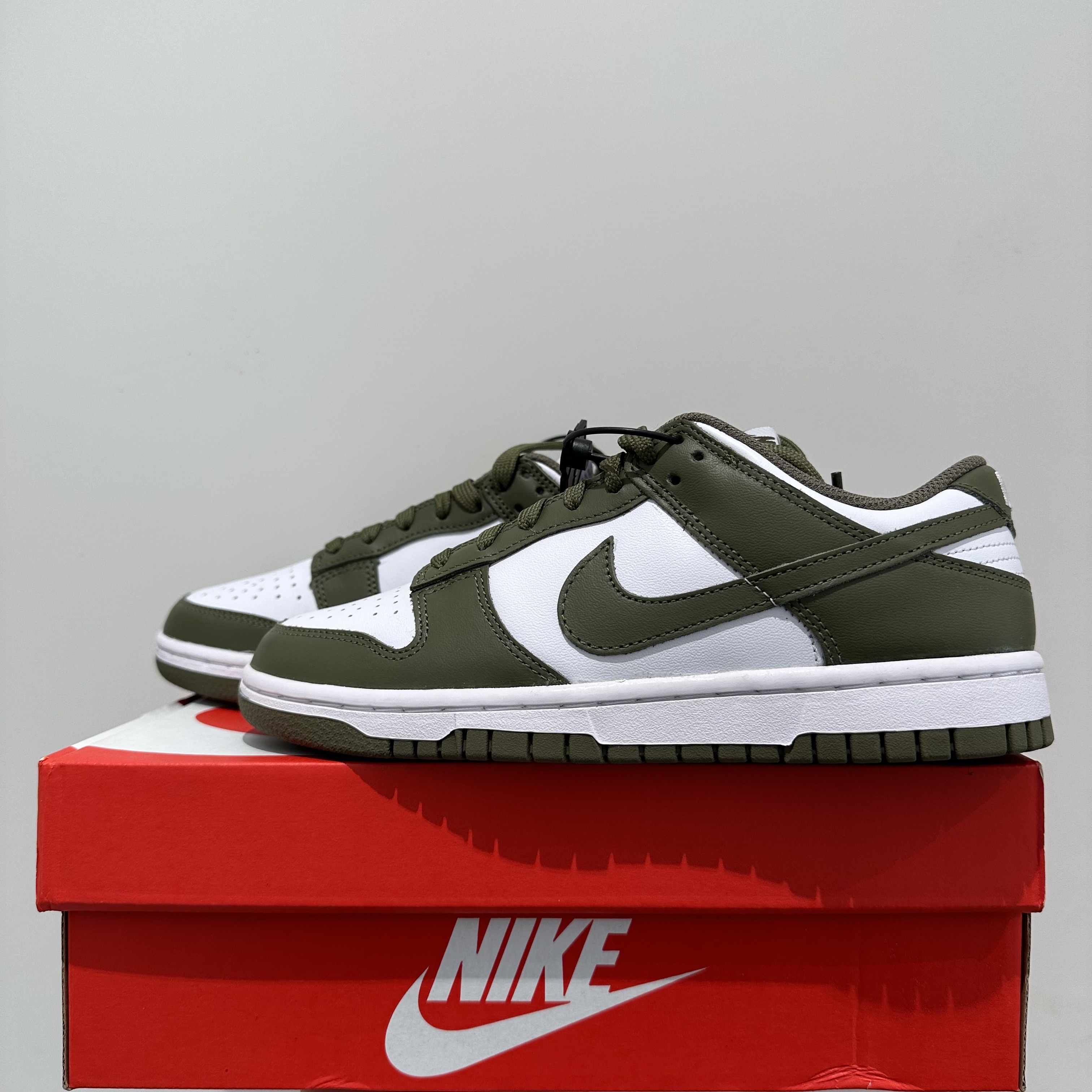 (W) Nike Dunk Low Medium Olive 착용 스타일
