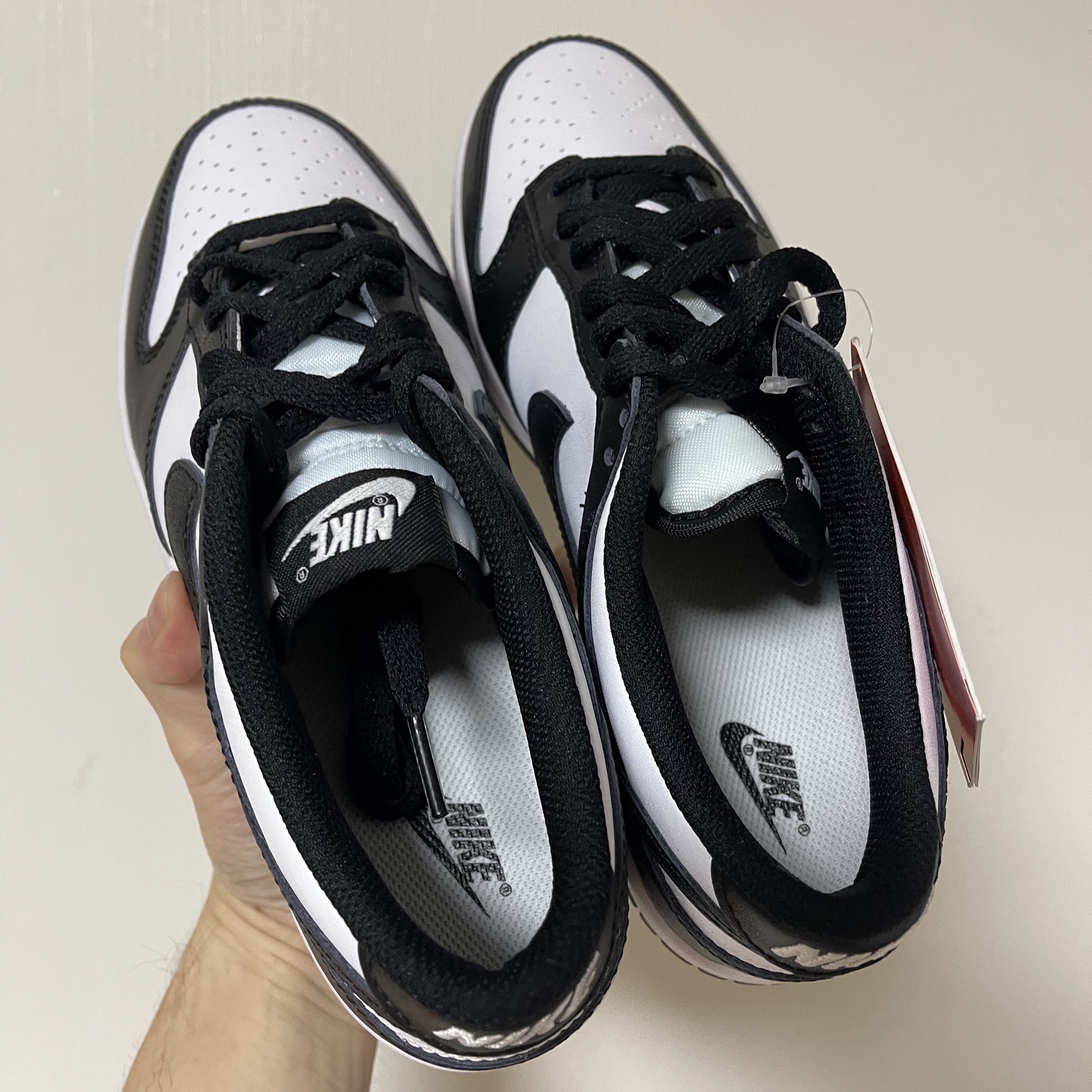 (GS) Nike Dunk Low Black 착용 스타일 - 5