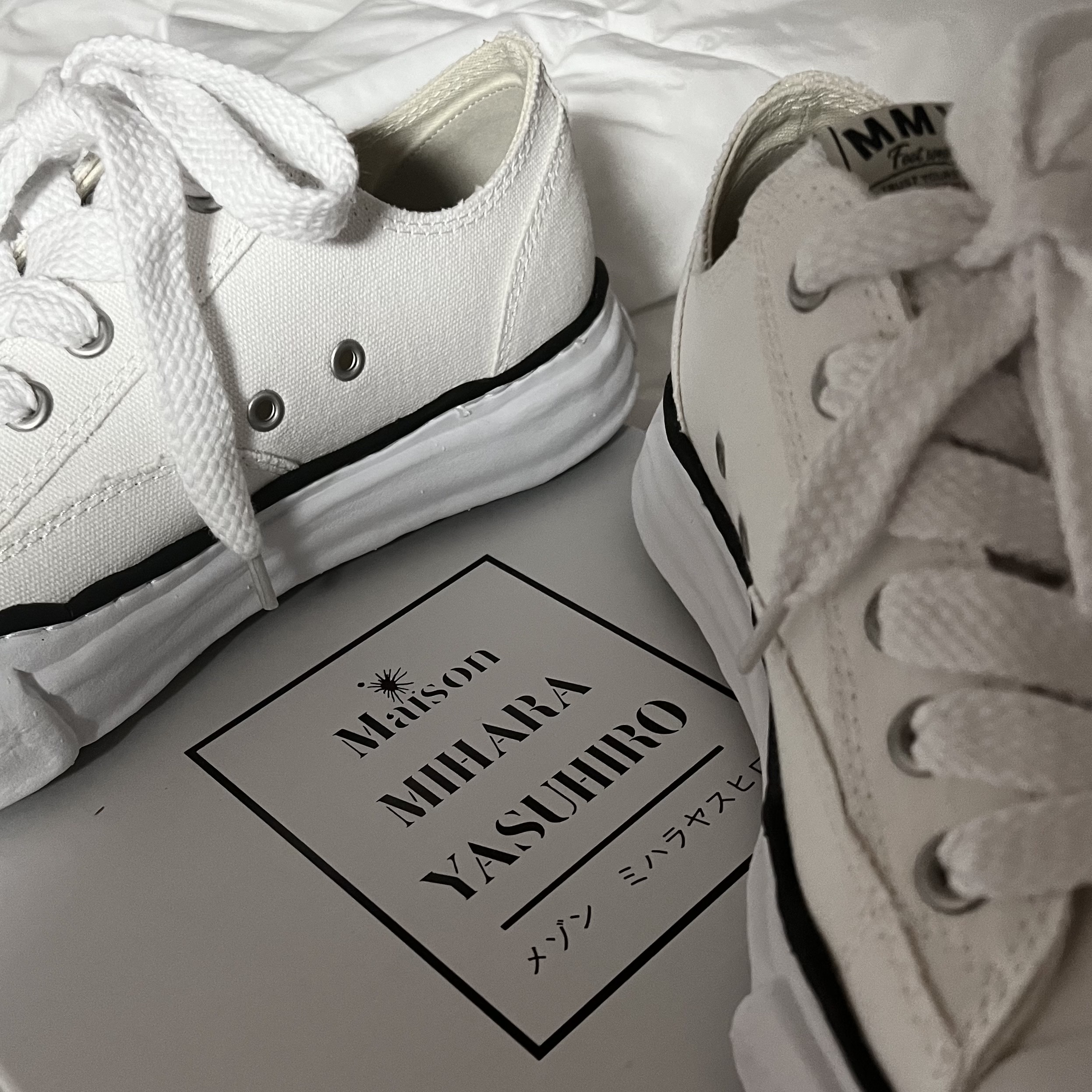 Maison Mihara Yasuhiro Peterson OG Sole Canvas Low Sneakers White 착용 스타일
