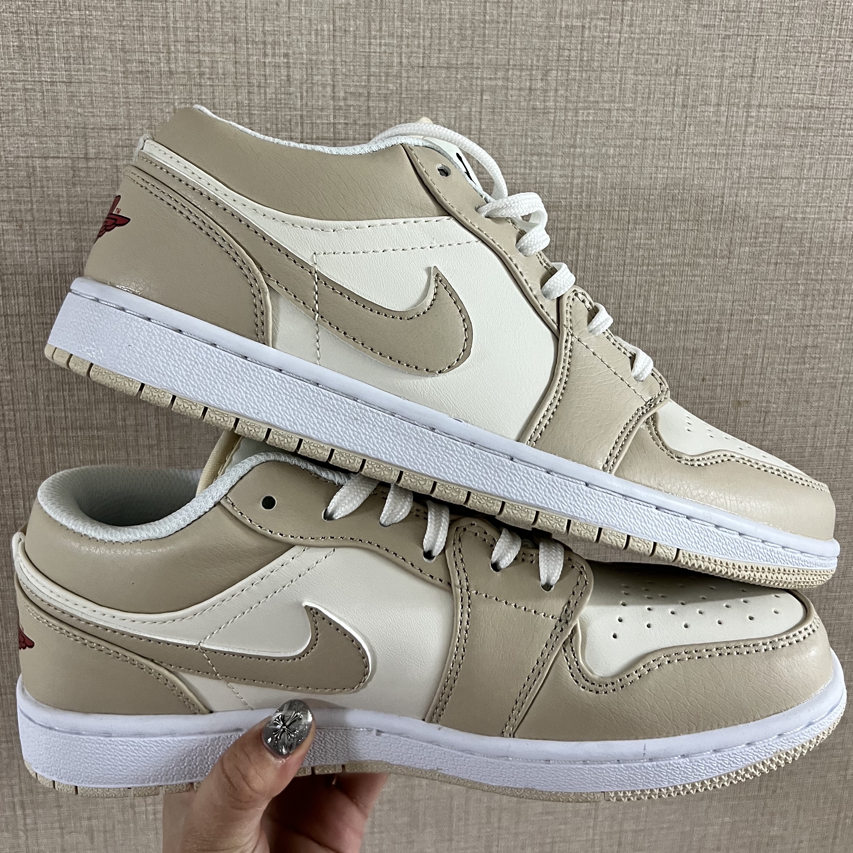 Jordan 1 Low SE Sail Rattan 착용 스타일