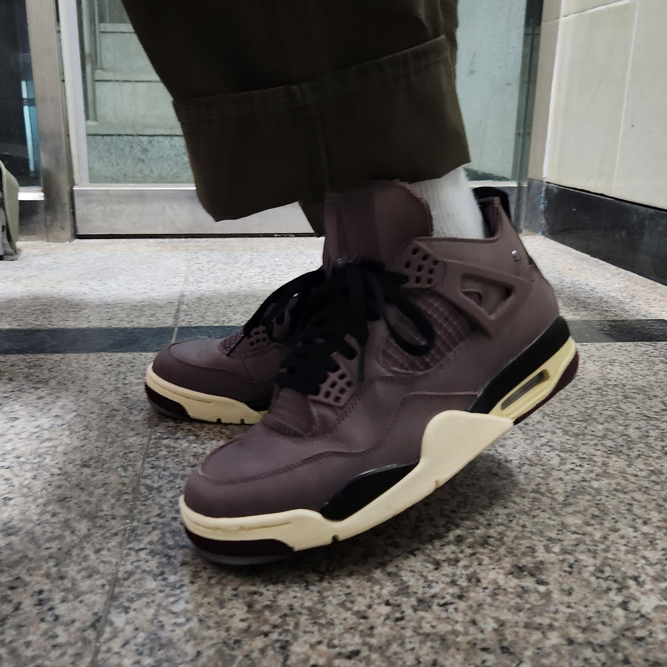 Jordan 4 x A Ma Maniere Retro Violet Ore 착용 스타일