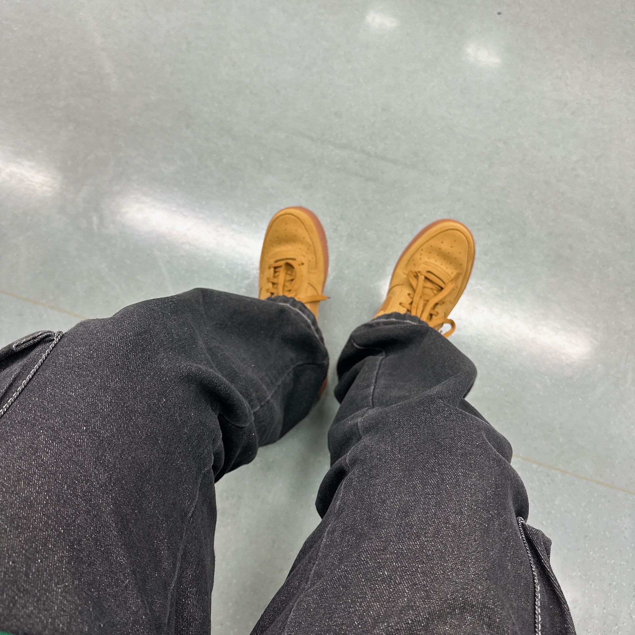 (GS) Nike Air Force 1 LV8 3 Wheat 착용 스타일