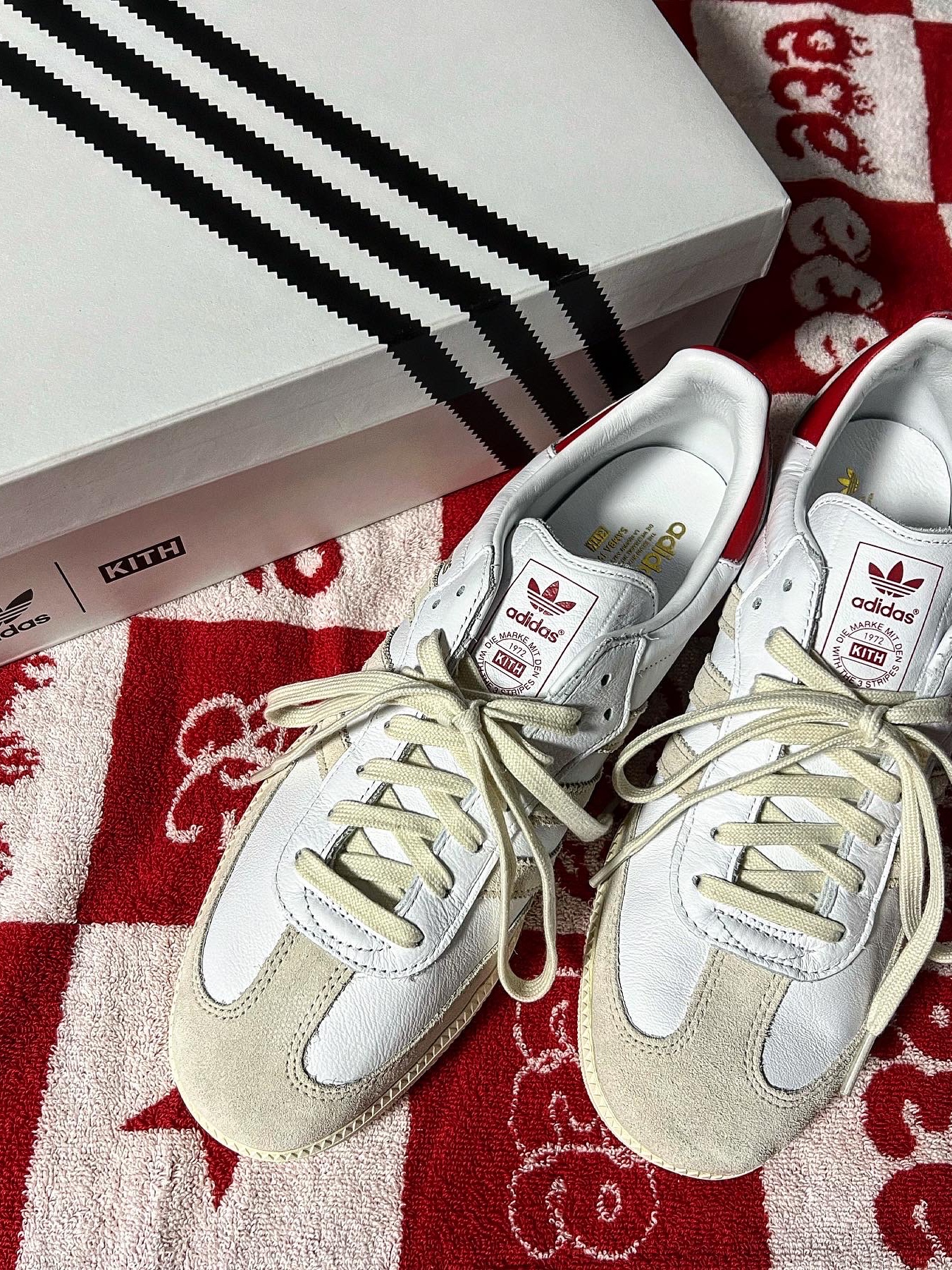 Adidas x Kith Samba OG Classics Program White Red 착용 스타일 - 4
