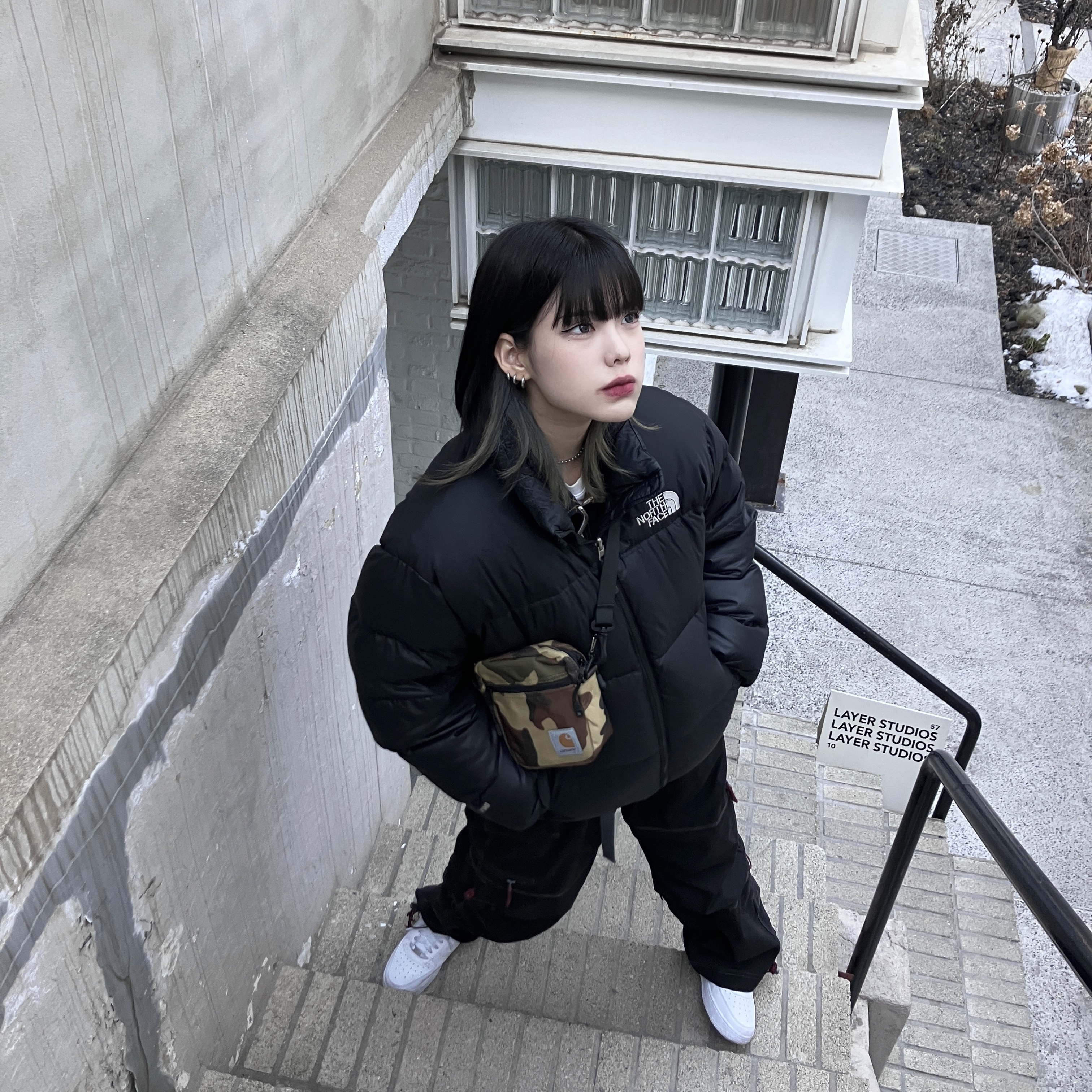 The North Face 1996 Eco Nuptse Jacket Black, (W) Nike Air Force 1 '07 Low White 착용 스타일 - 1
