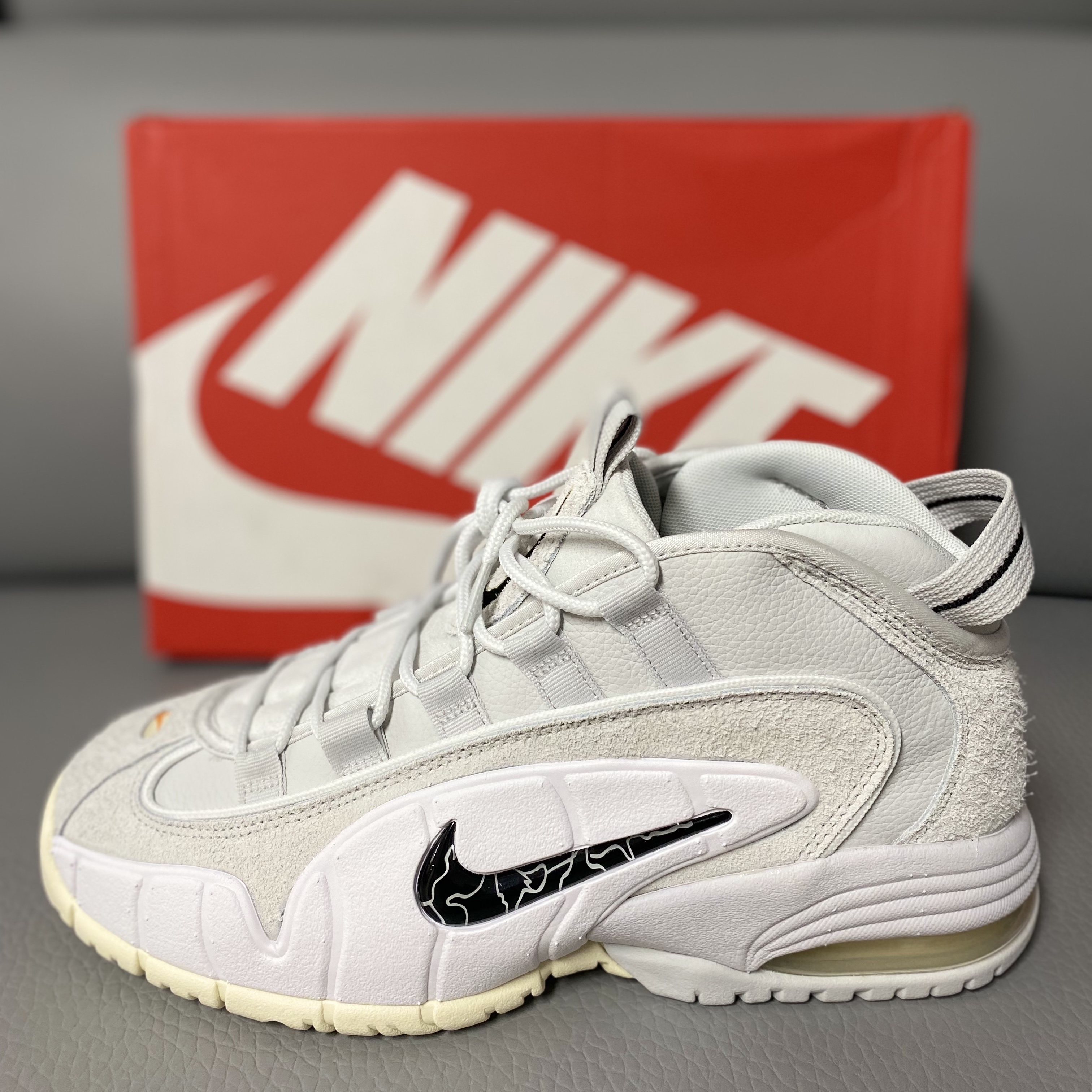 Nike Air Max Penny Photon Dust and Summit White 착용 스타일