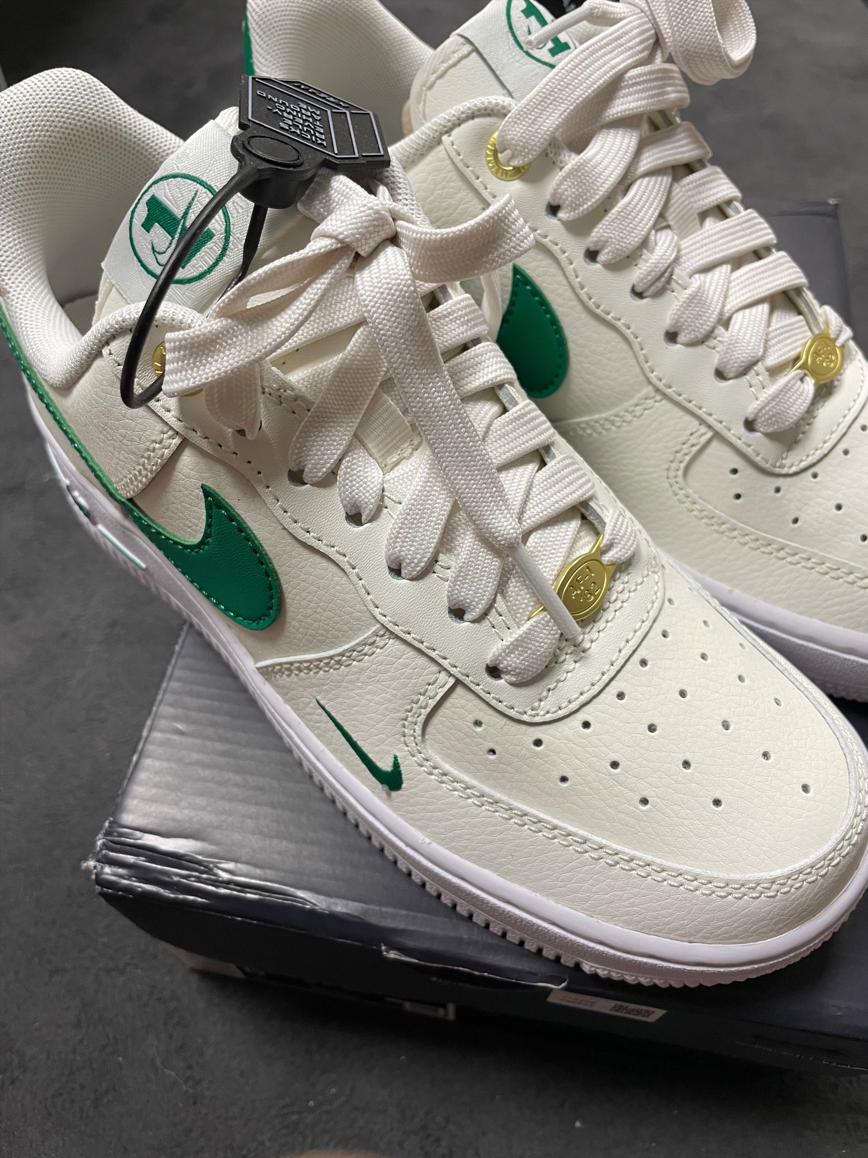 (W) Nike Air Force 1 '07 SE 40th Anniversary Join Forces Sail Malachite 착용 스타일