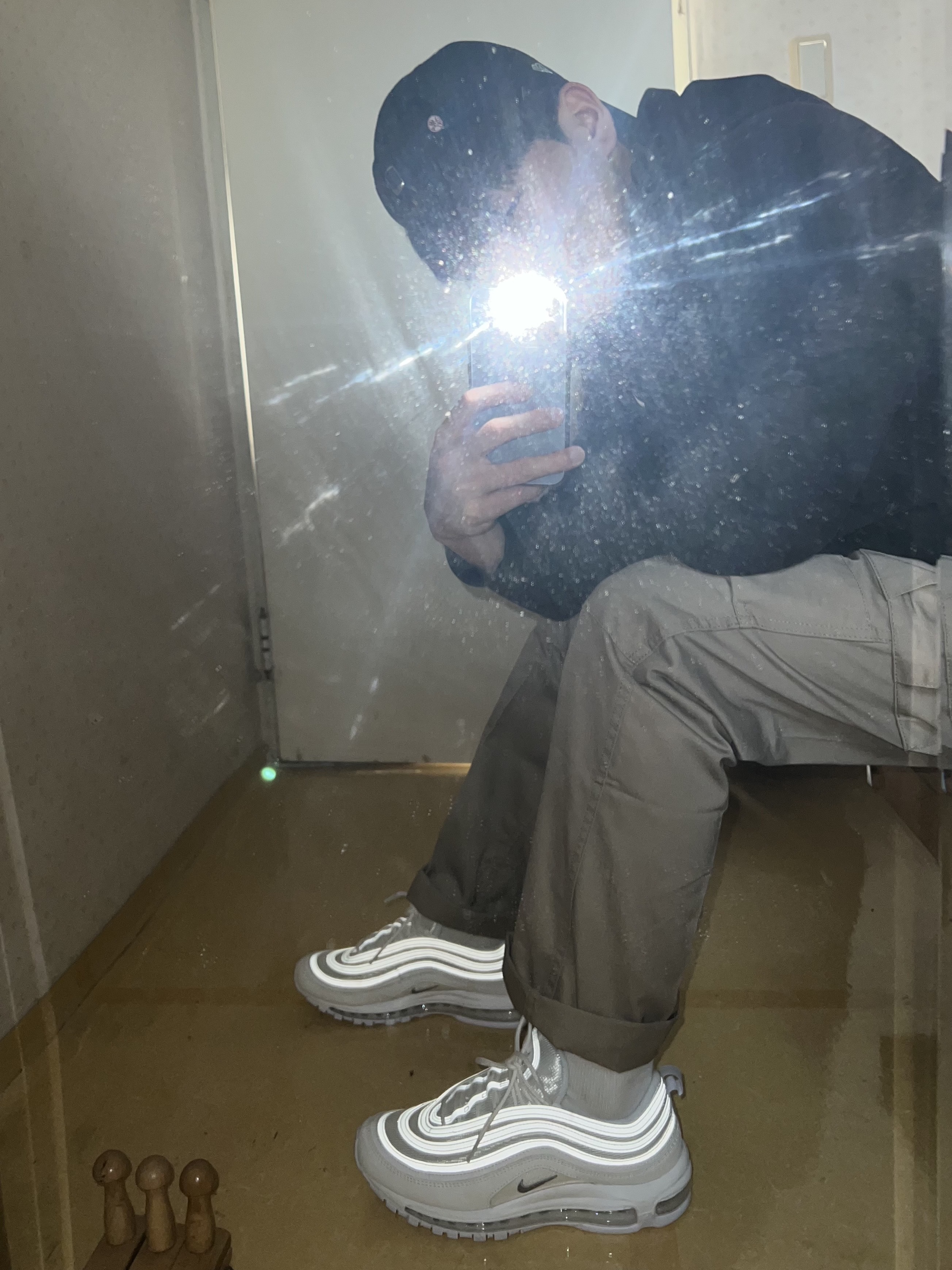 Nike Air Max 97 Triple White Wolf Grey 착용 스타일
